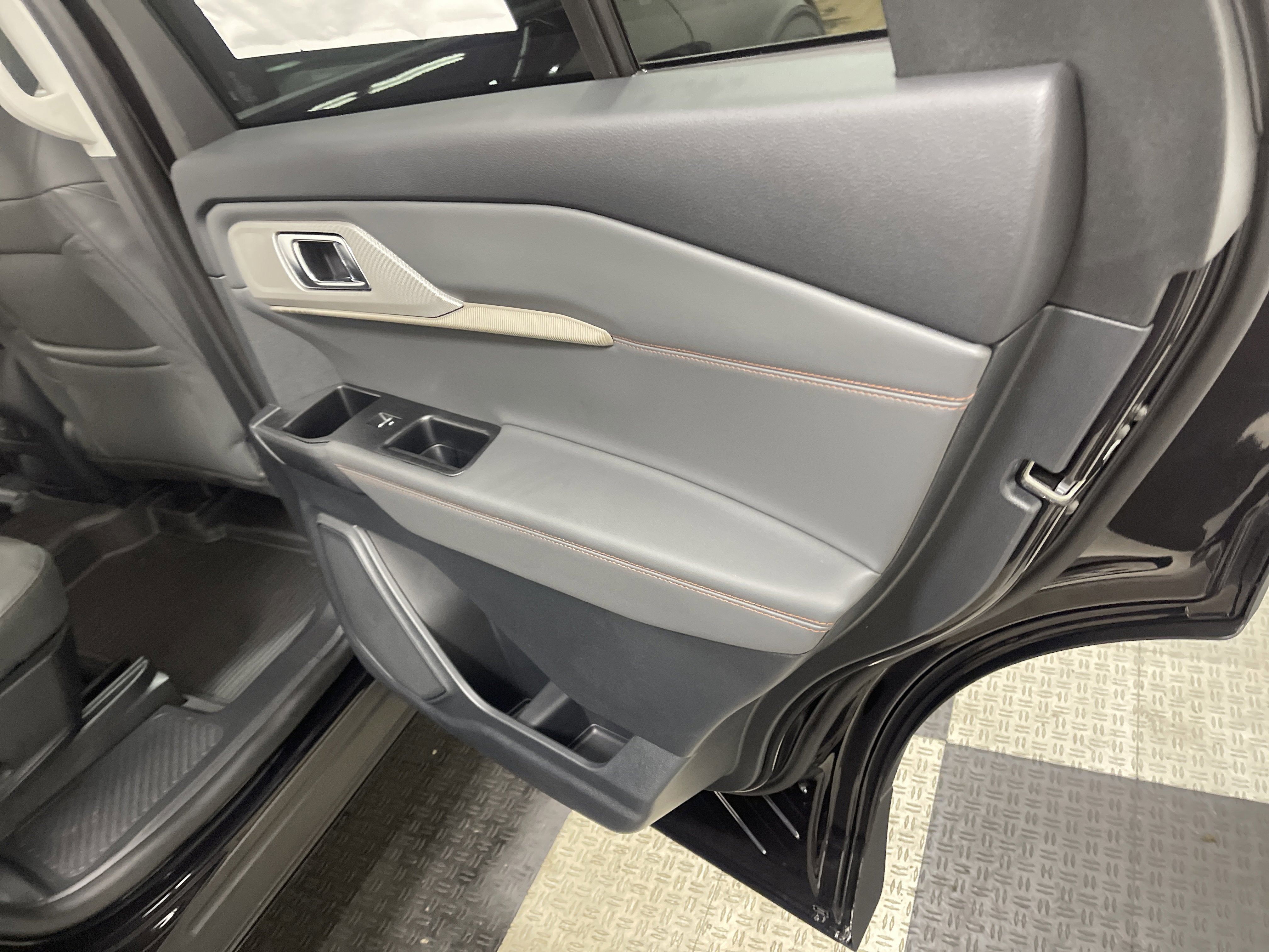 2026 Ford Explorer Active AWD