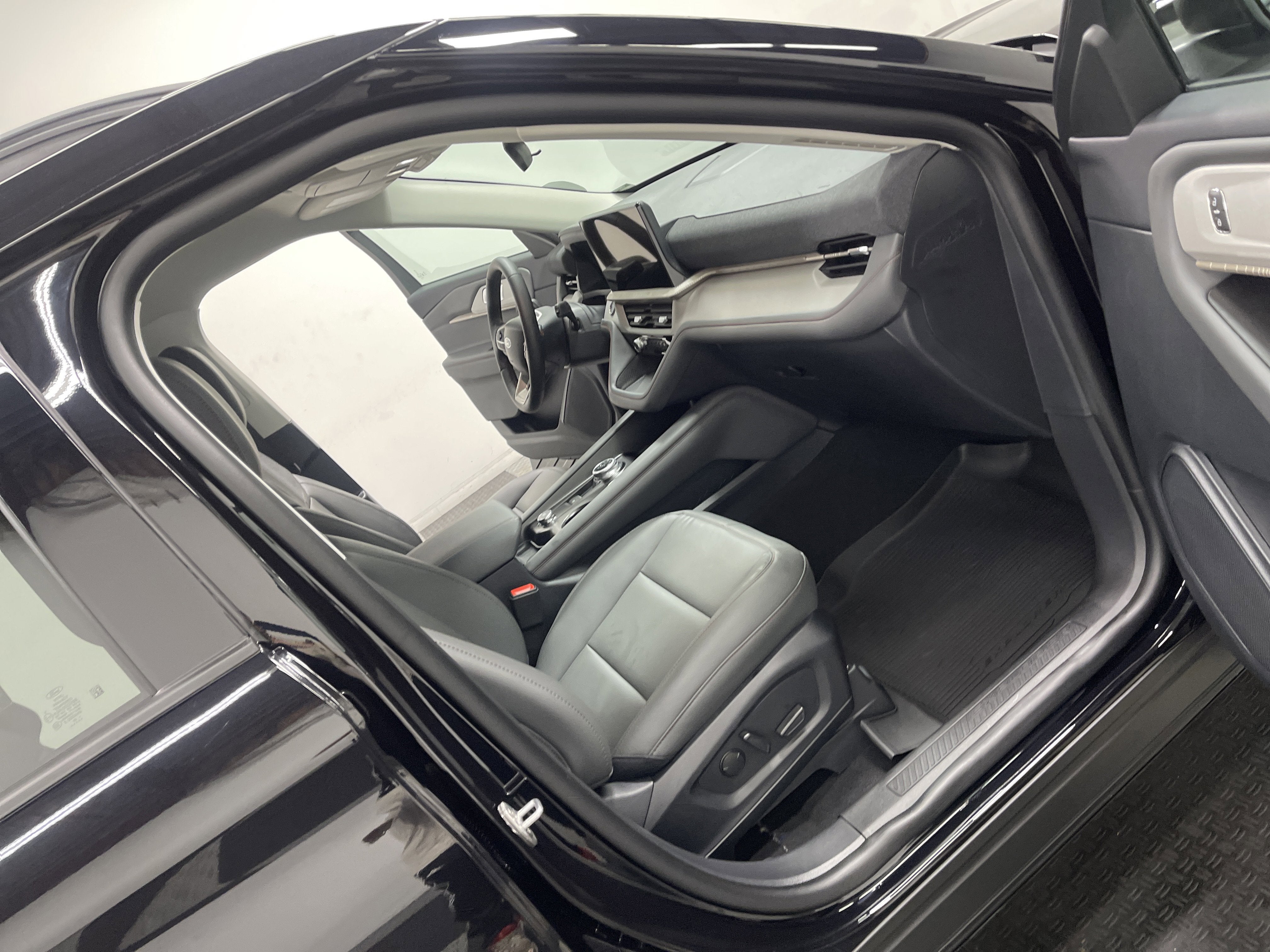 2026 Ford Explorer Active AWD