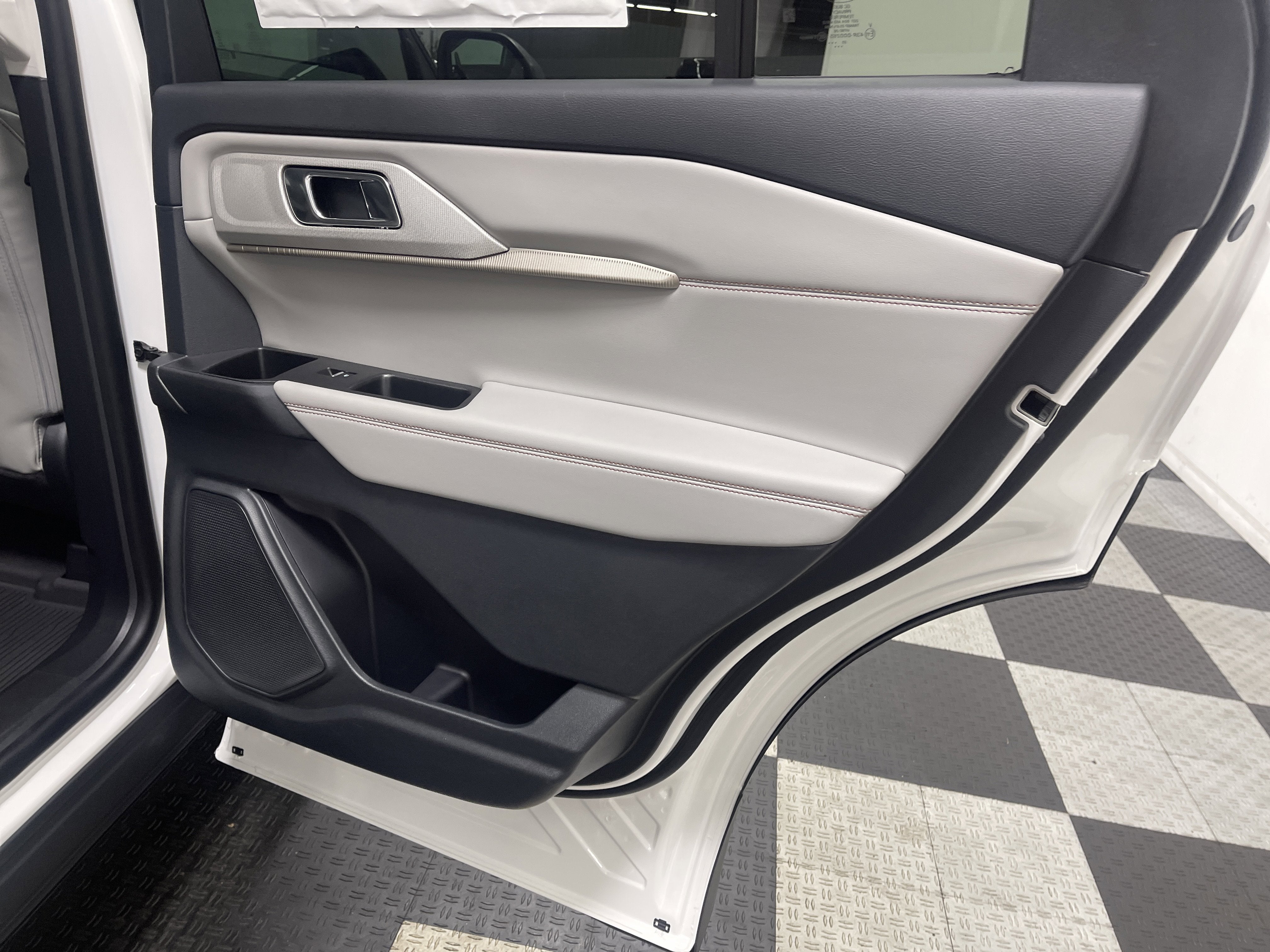 2026 Ford Explorer Active AWD