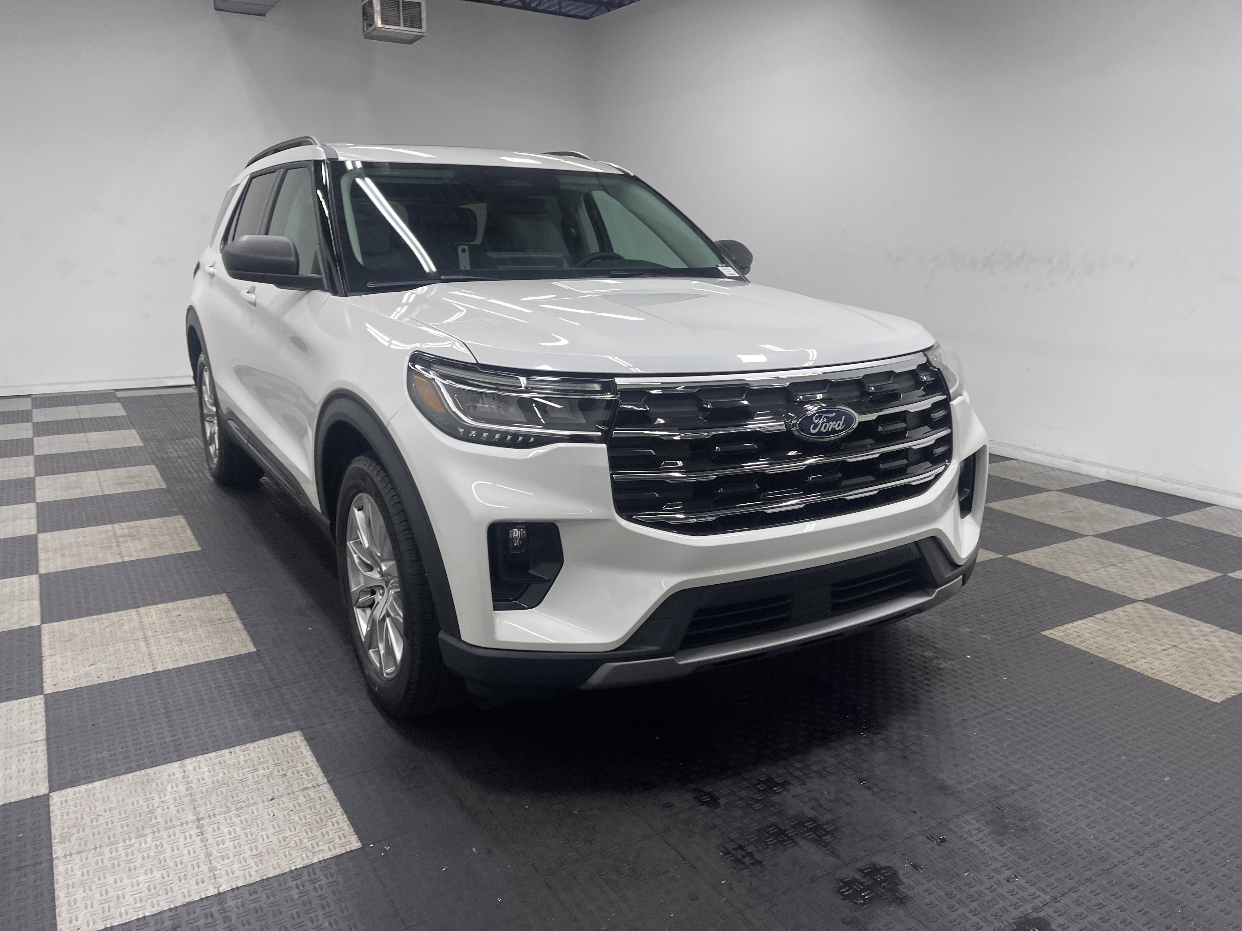 2026 Ford Explorer Active AWD