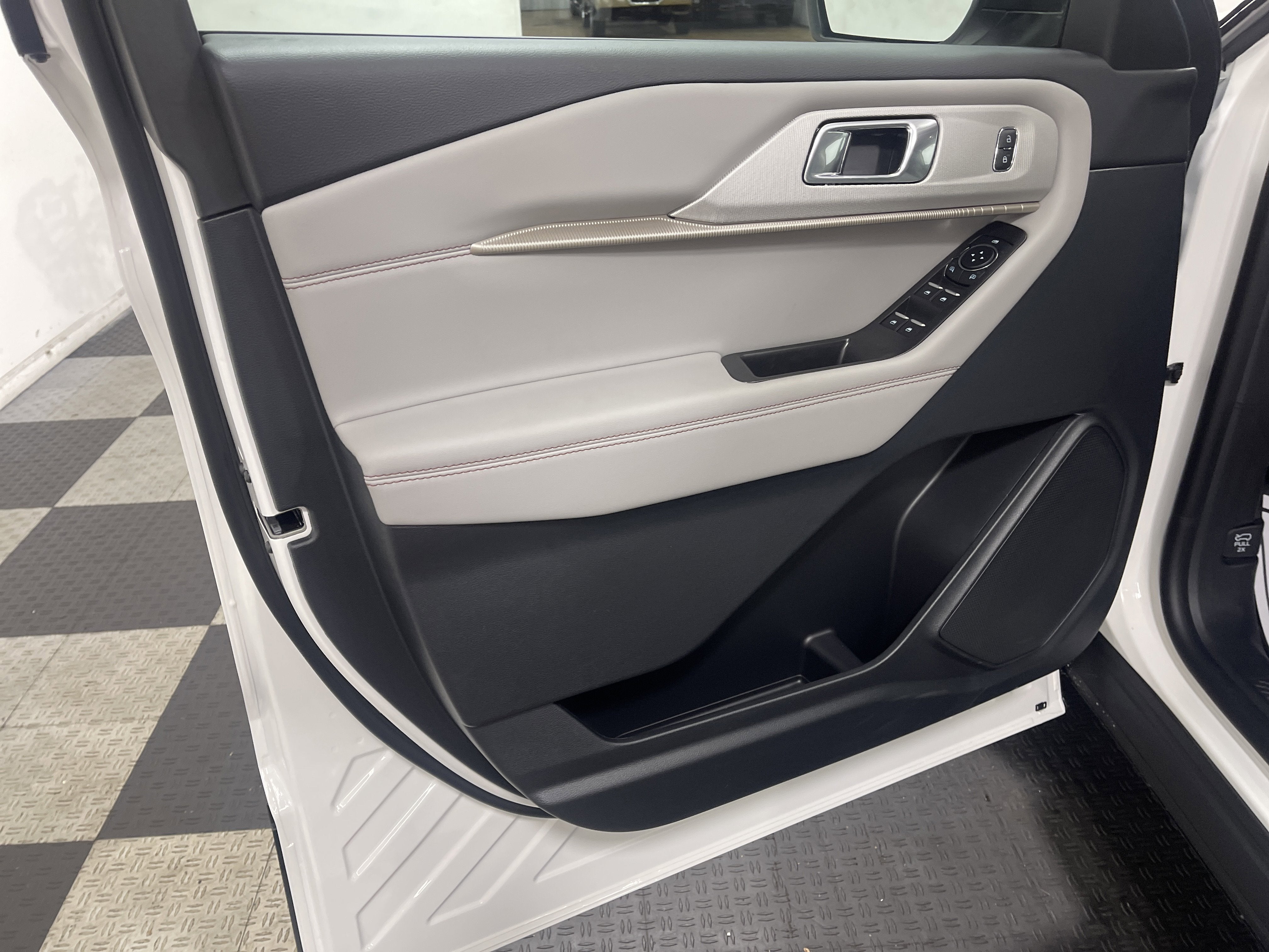 2026 Ford Explorer Active AWD