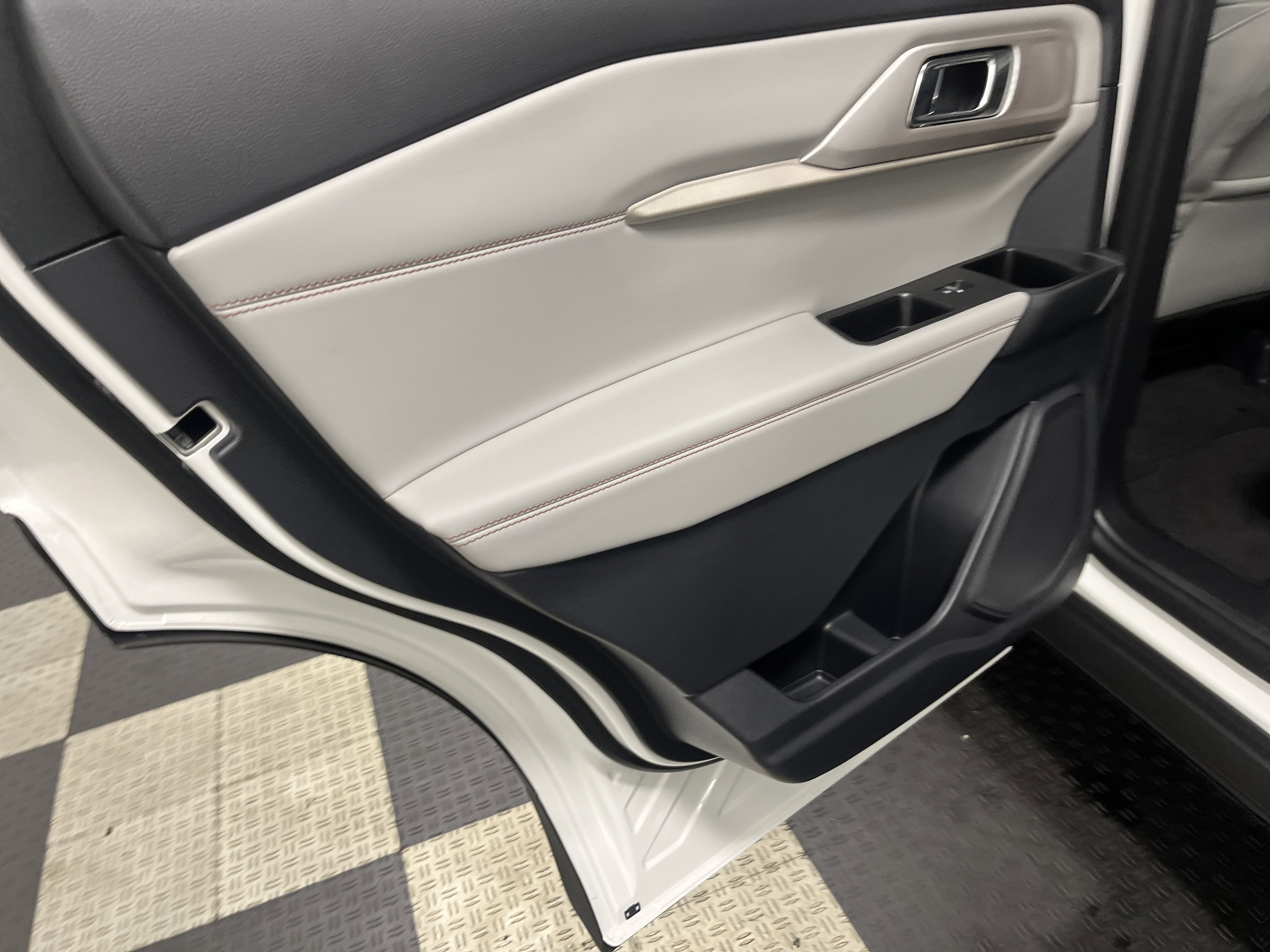 2026 Ford Explorer Active AWD