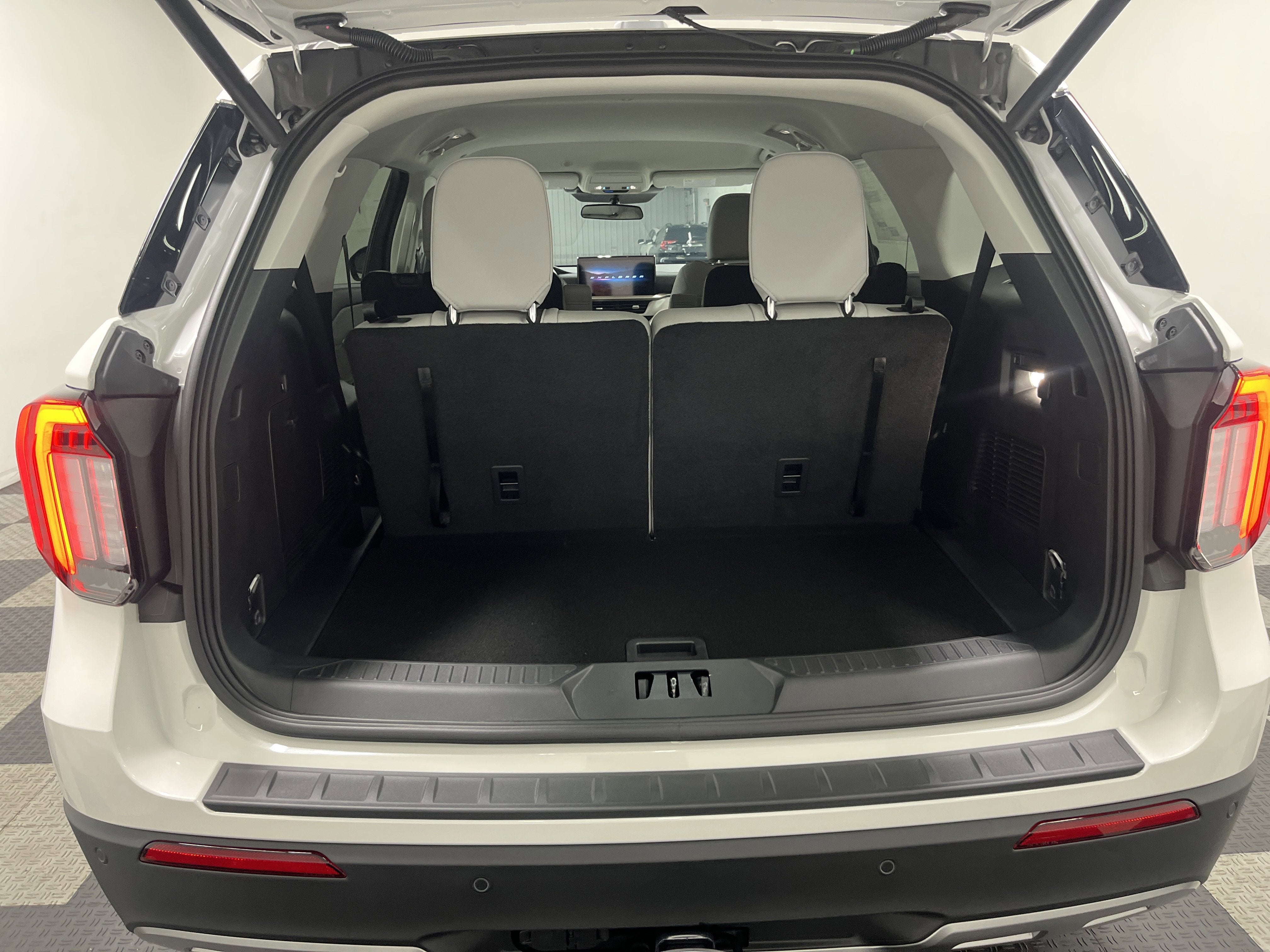 2026 Ford Explorer Active AWD