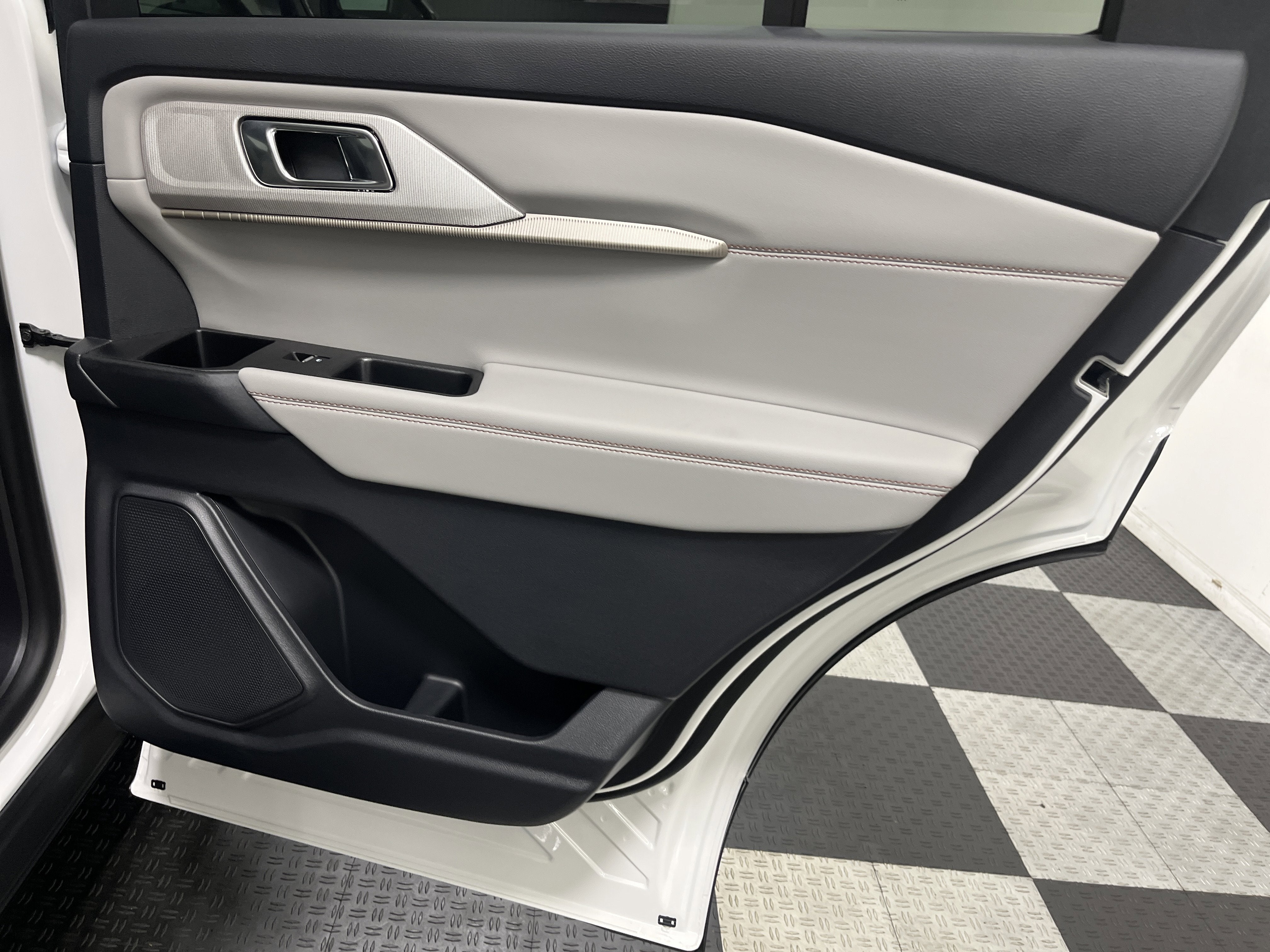 2026 Ford Explorer Active AWD