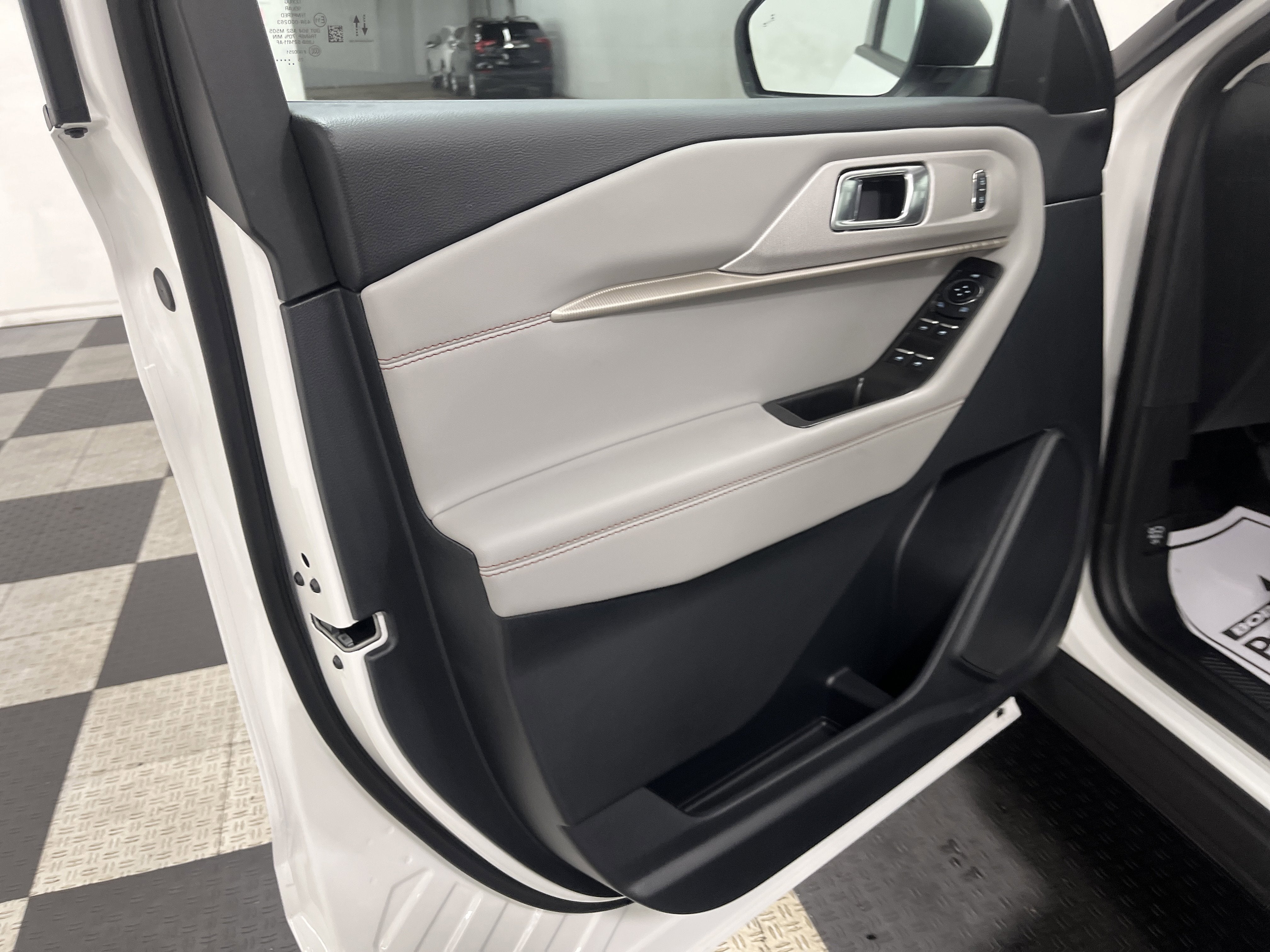 2026 Ford Explorer Active AWD