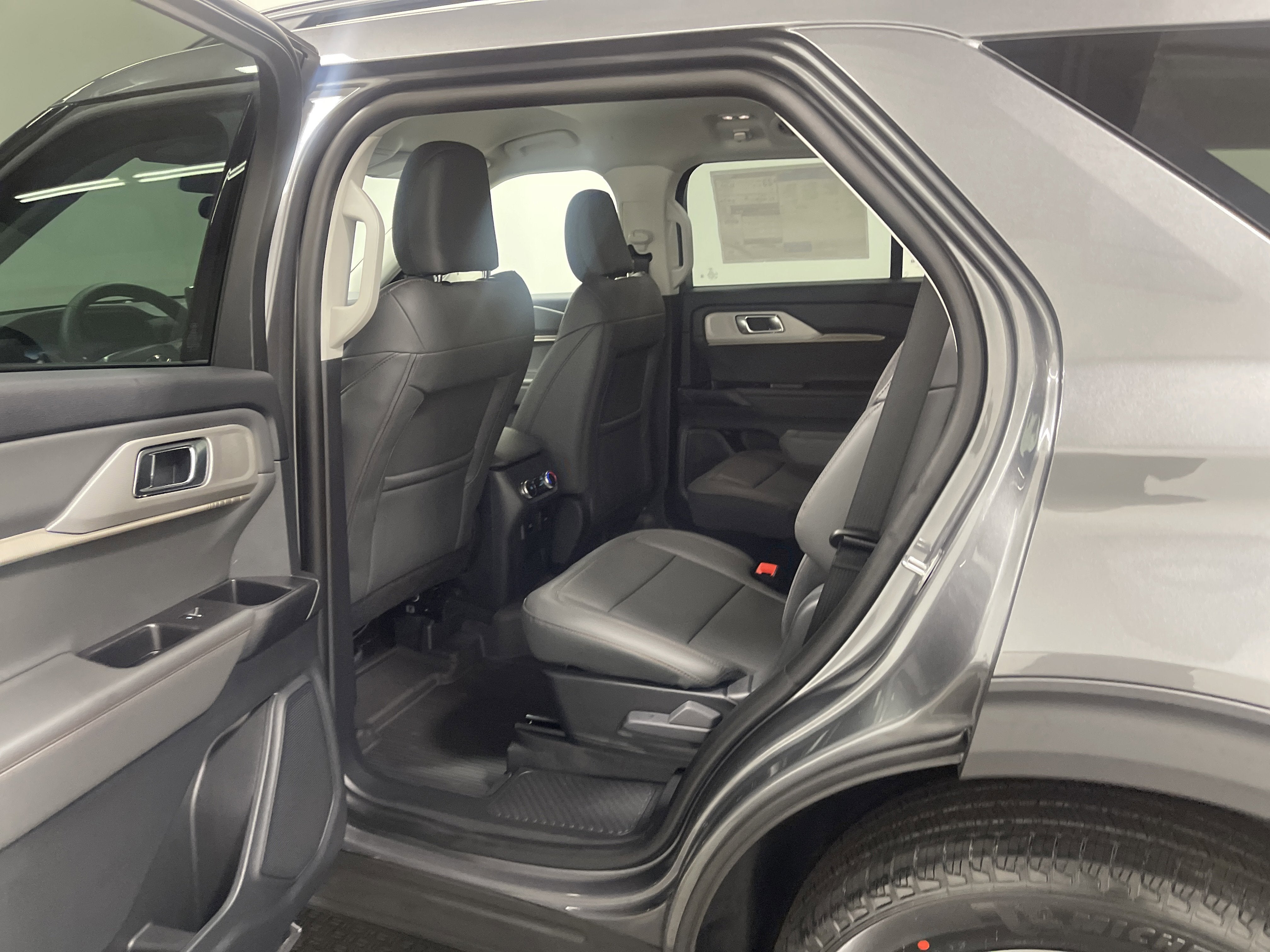 2026 Ford Explorer Active AWD