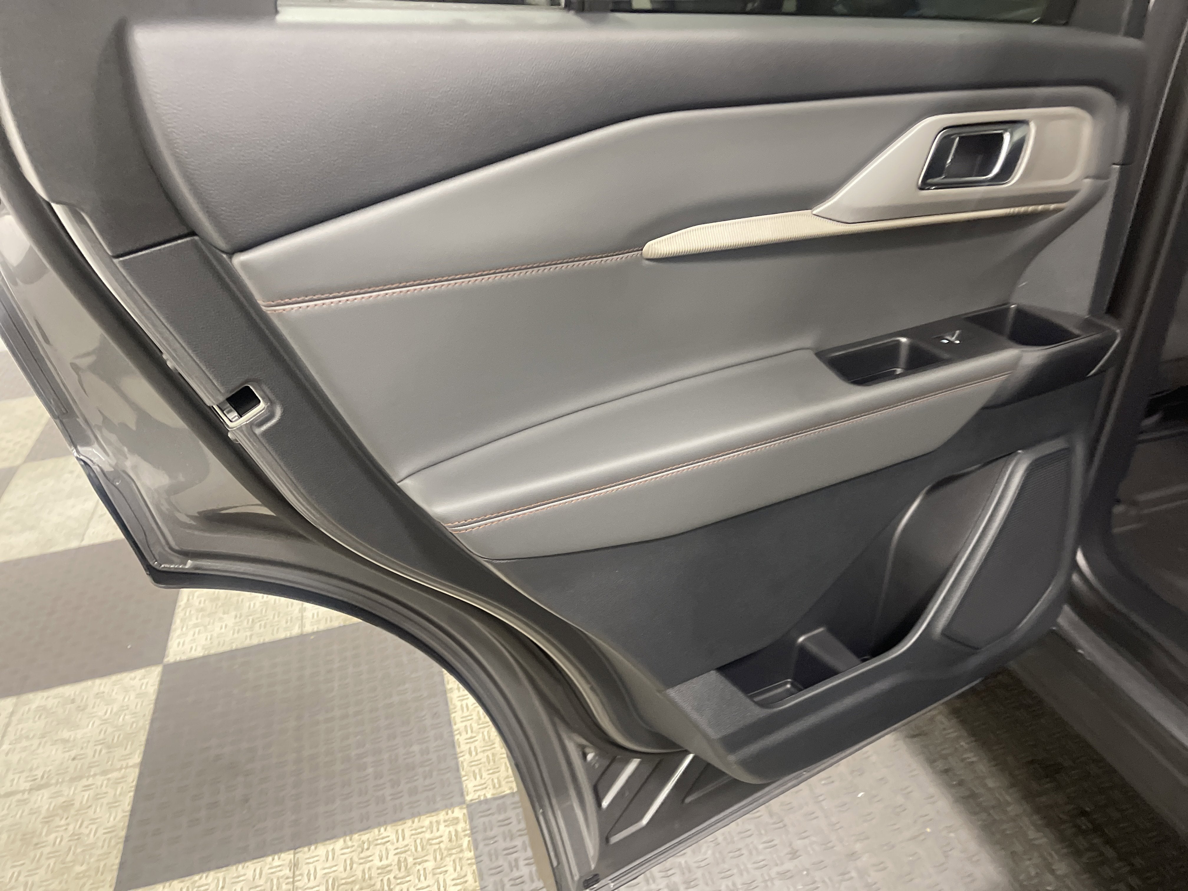 2026 Ford Explorer Active AWD