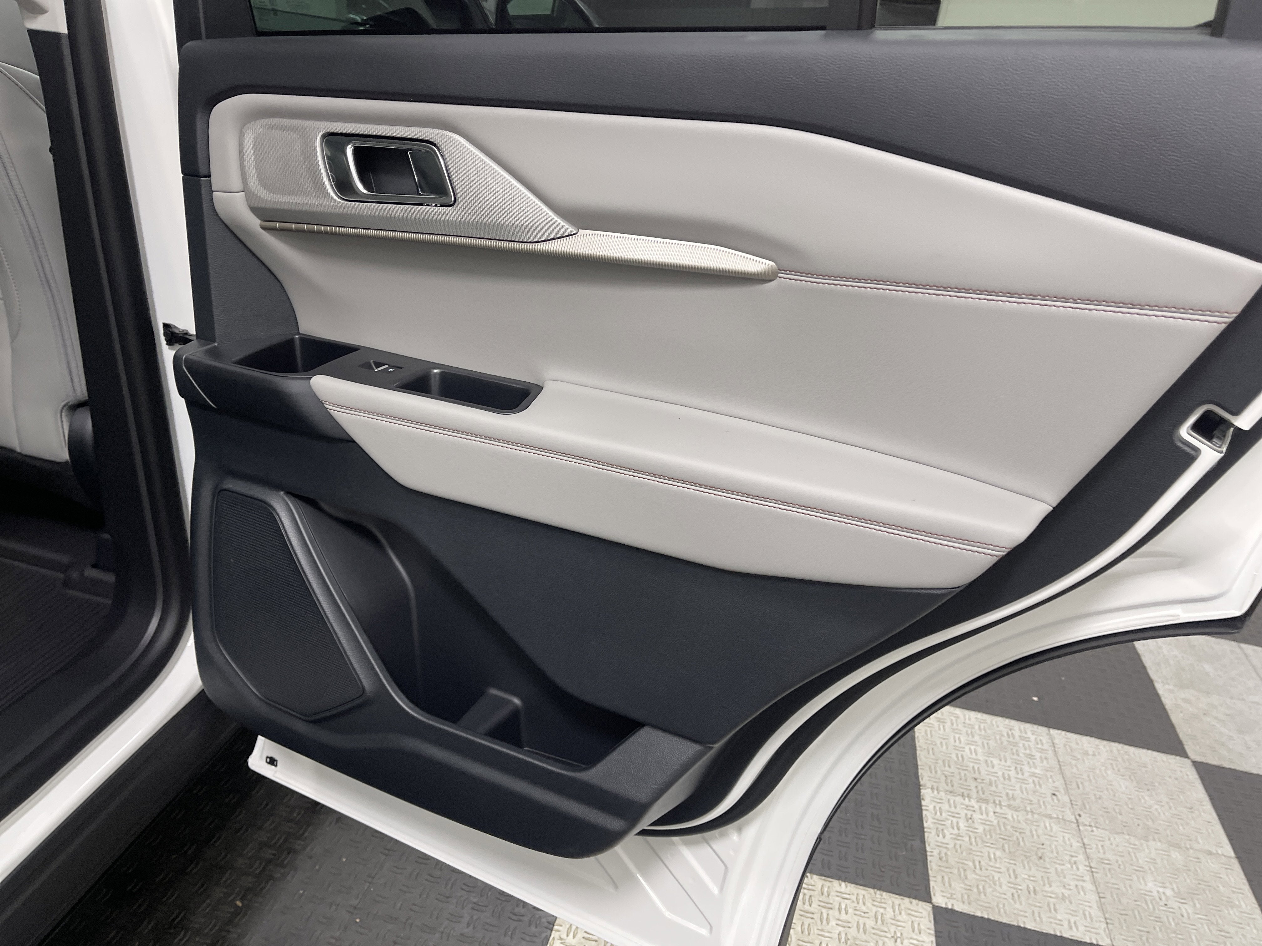 2026 Ford Explorer Active AWD