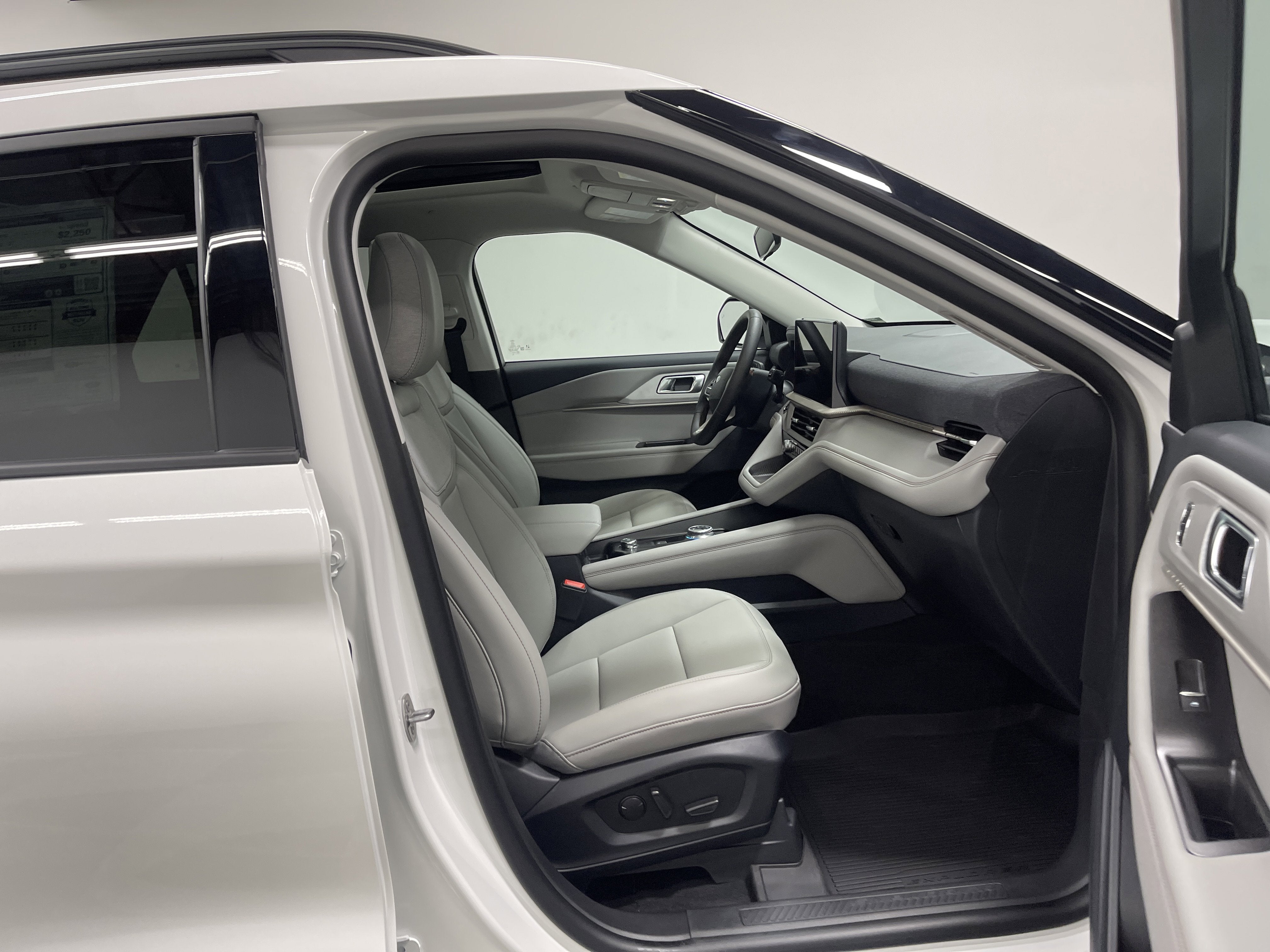 2026 Ford Explorer Active AWD