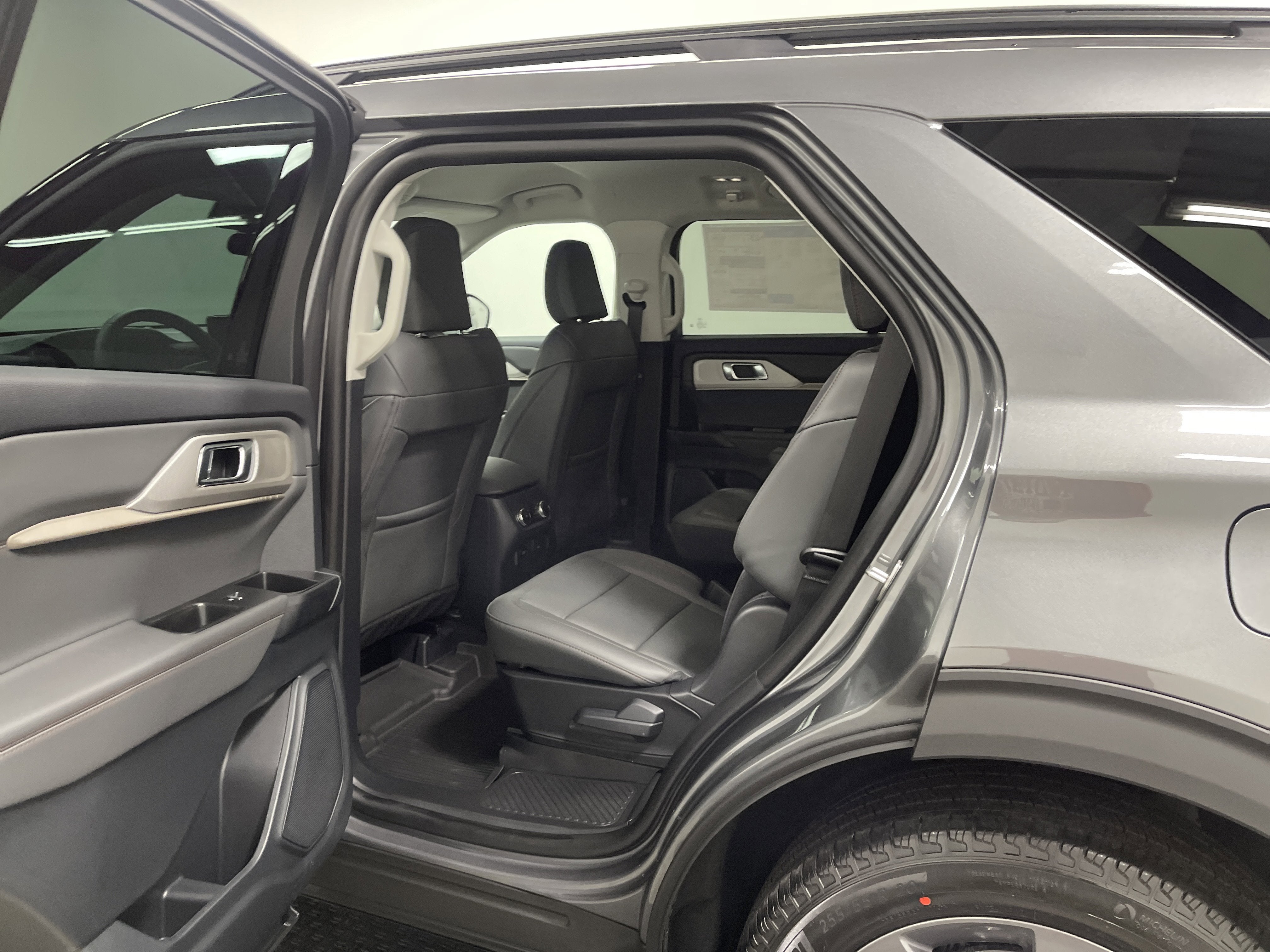 2026 Ford Explorer Active AWD