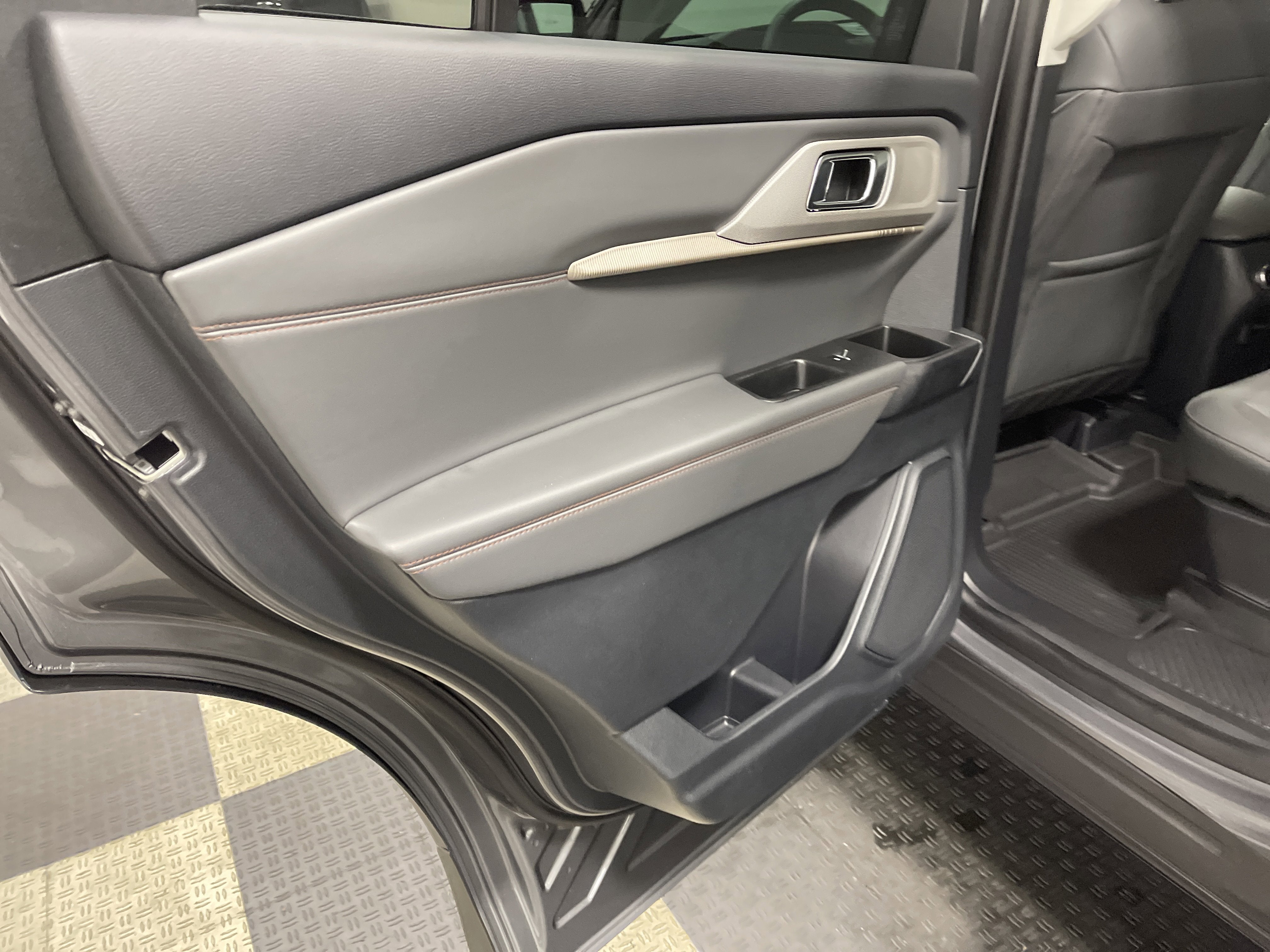 2026 Ford Explorer Active AWD