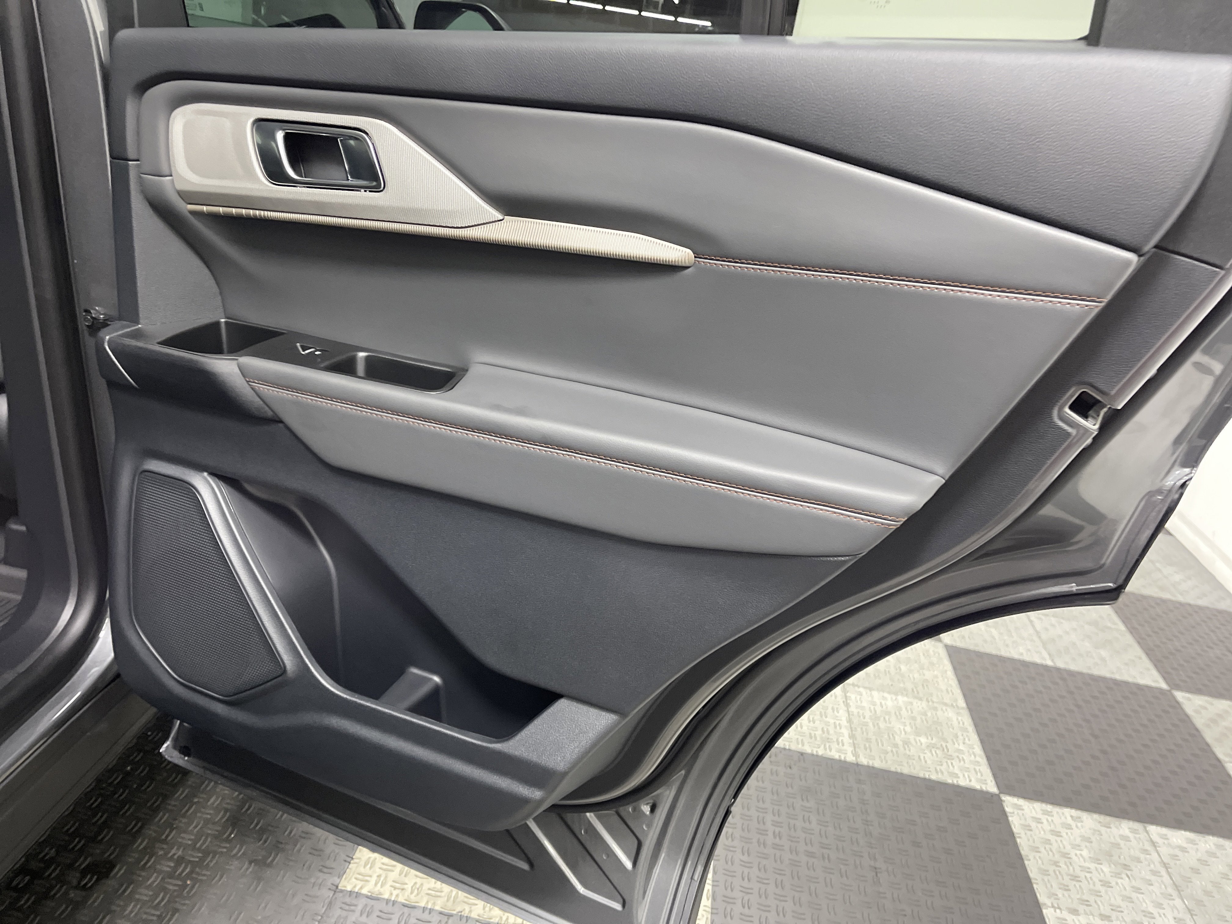 2026 Ford Explorer Active AWD