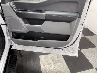 2027 Ford Super Duty F-350 SRW XLT
