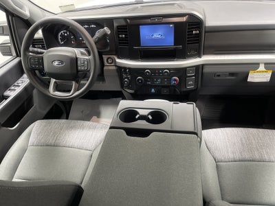 2027 Ford Super Duty F-350 SRW XLT