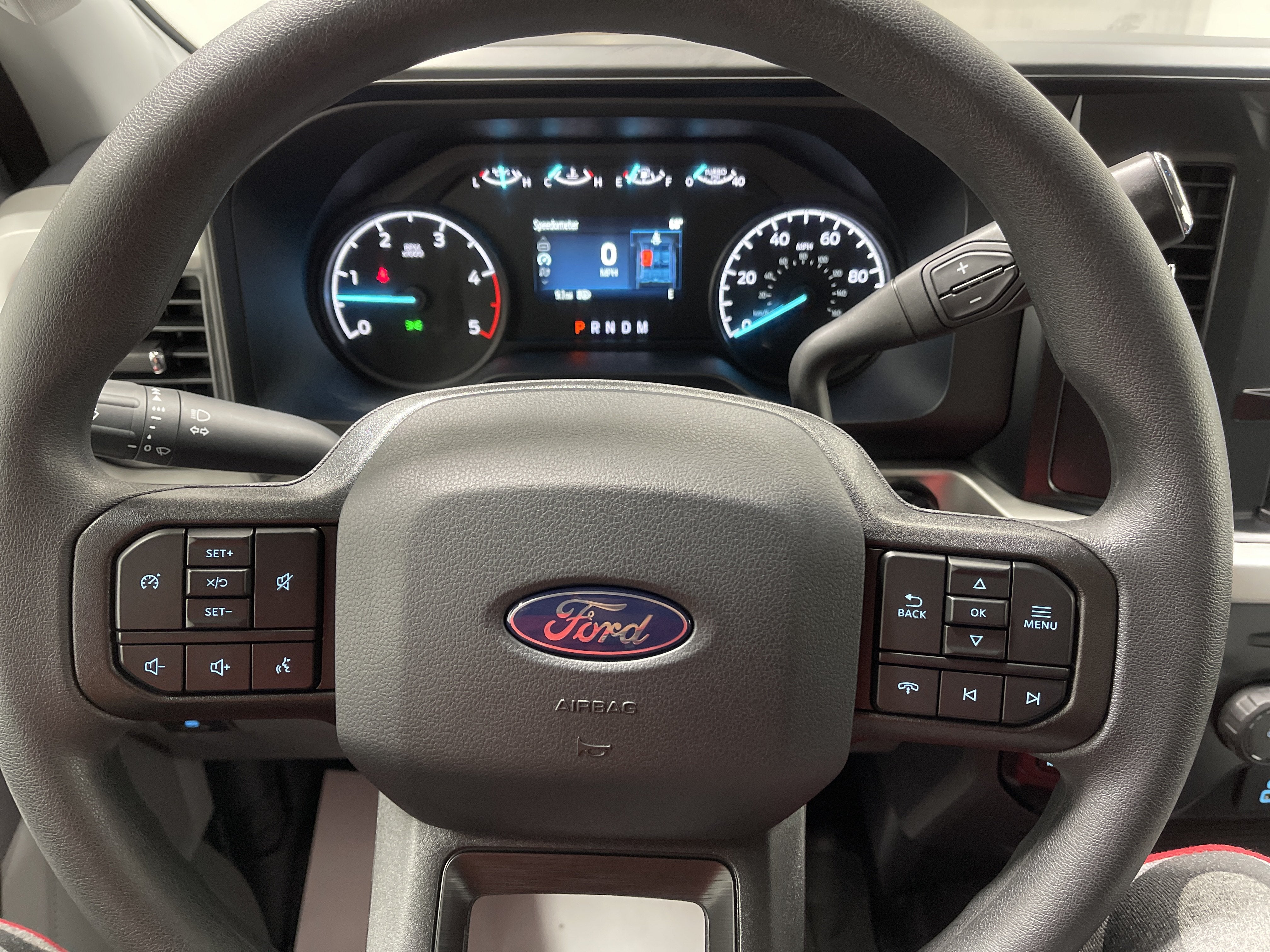 2027 Ford Super Duty F-350 SRW XLT