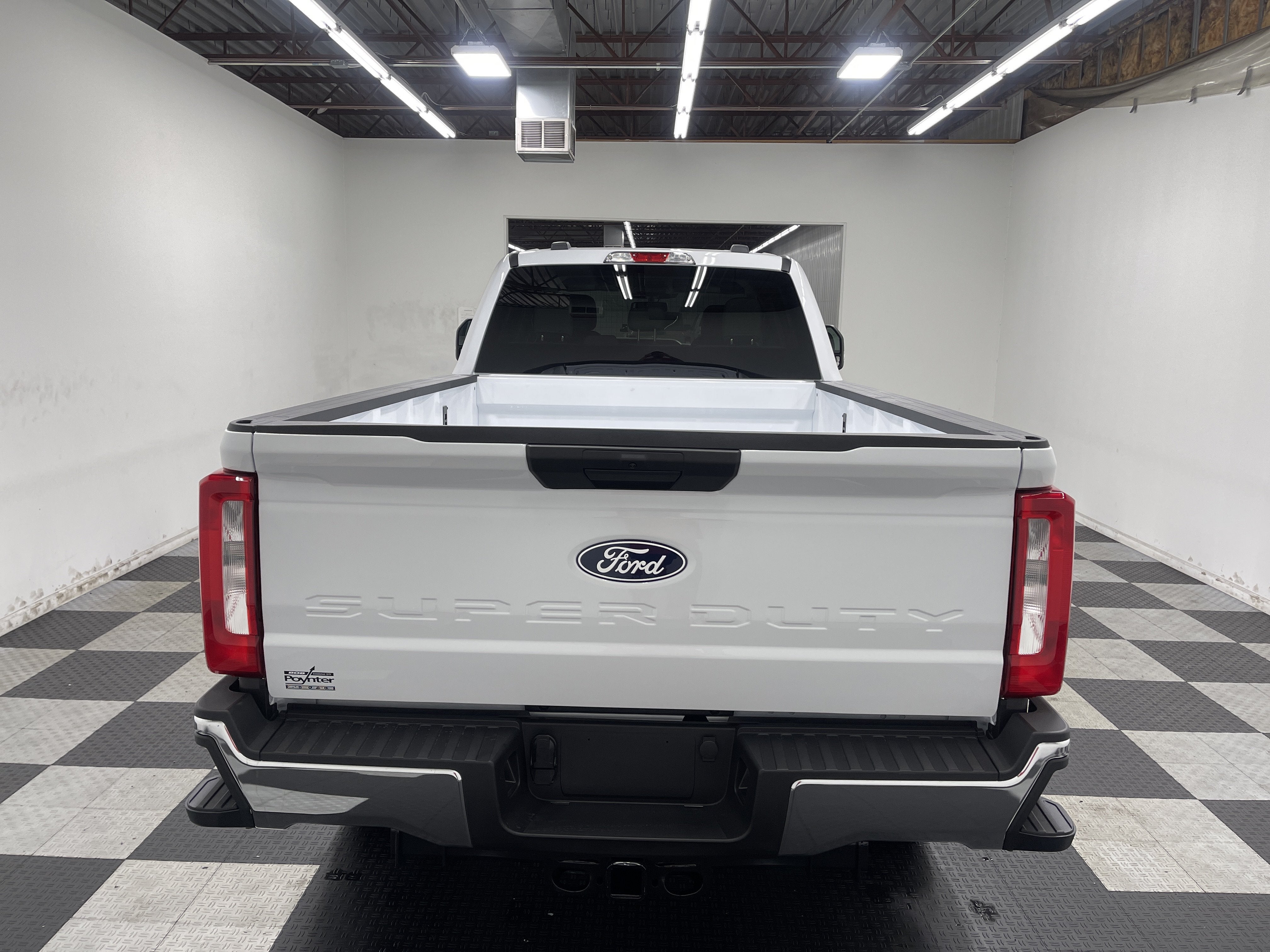 2027 Ford Super Duty F-350 SRW XLT
