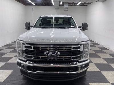 2027 Ford Super Duty F-350 SRW XLT