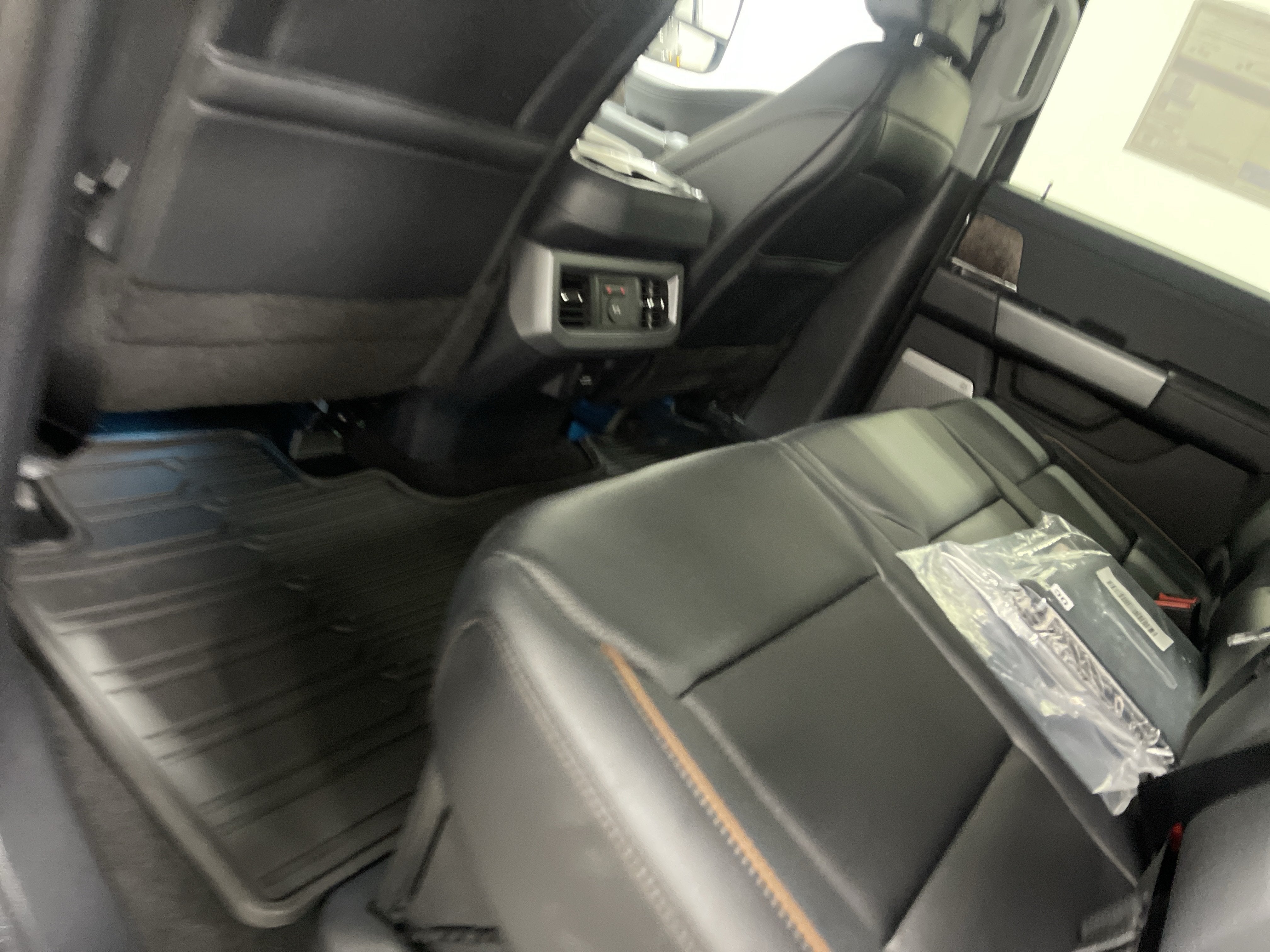2026 Ford Super Duty F-350 DRW LARIAT