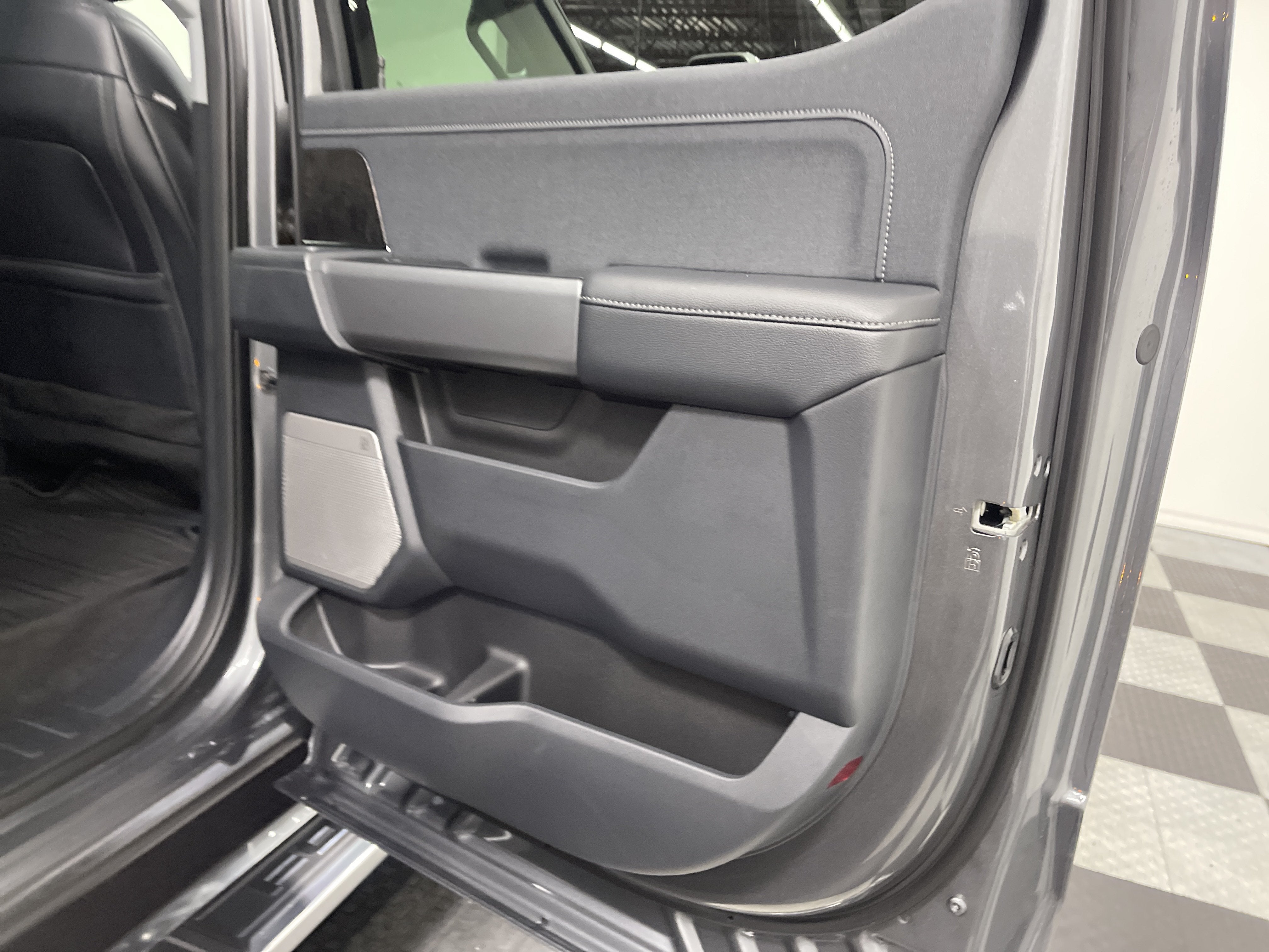 2026 Ford Super Duty F-350 DRW LARIAT