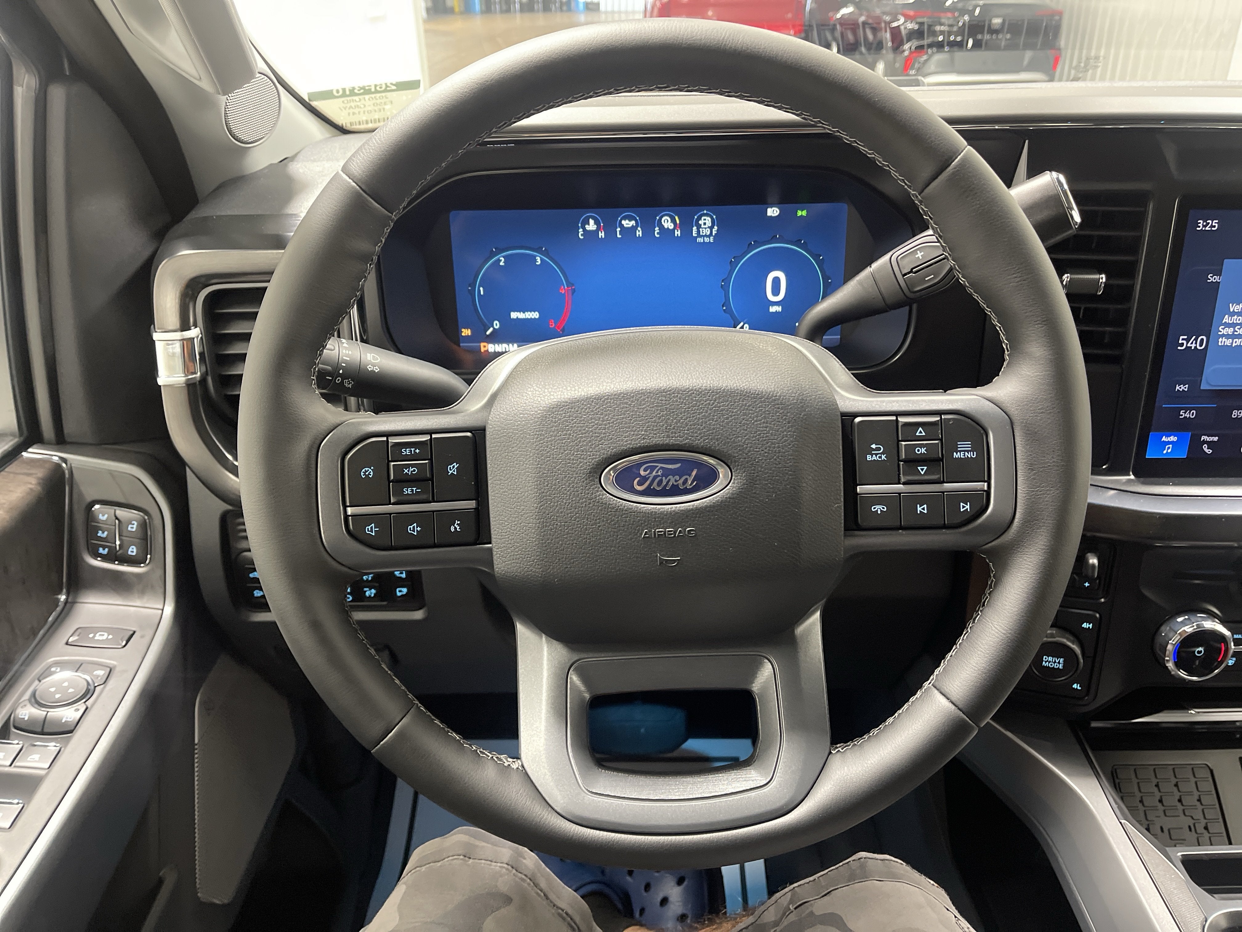 2026 Ford Super Duty F-350 DRW LARIAT