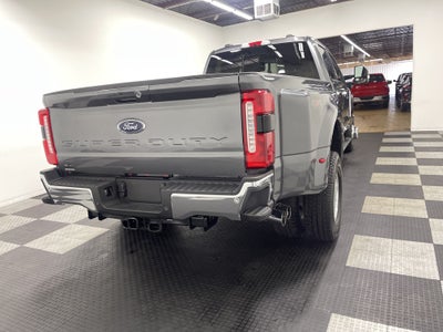 2026 Ford Super Duty F-350 DRW LARIAT