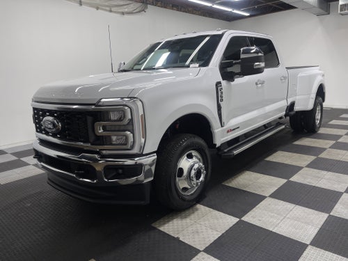 2026 Ford Super Duty F-350 DRW LARIAT
