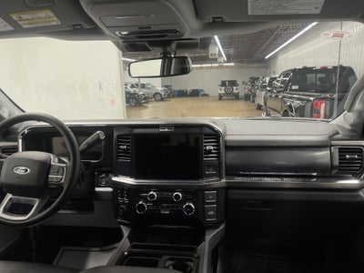 2026 Ford Super Duty F-350 DRW LARIAT