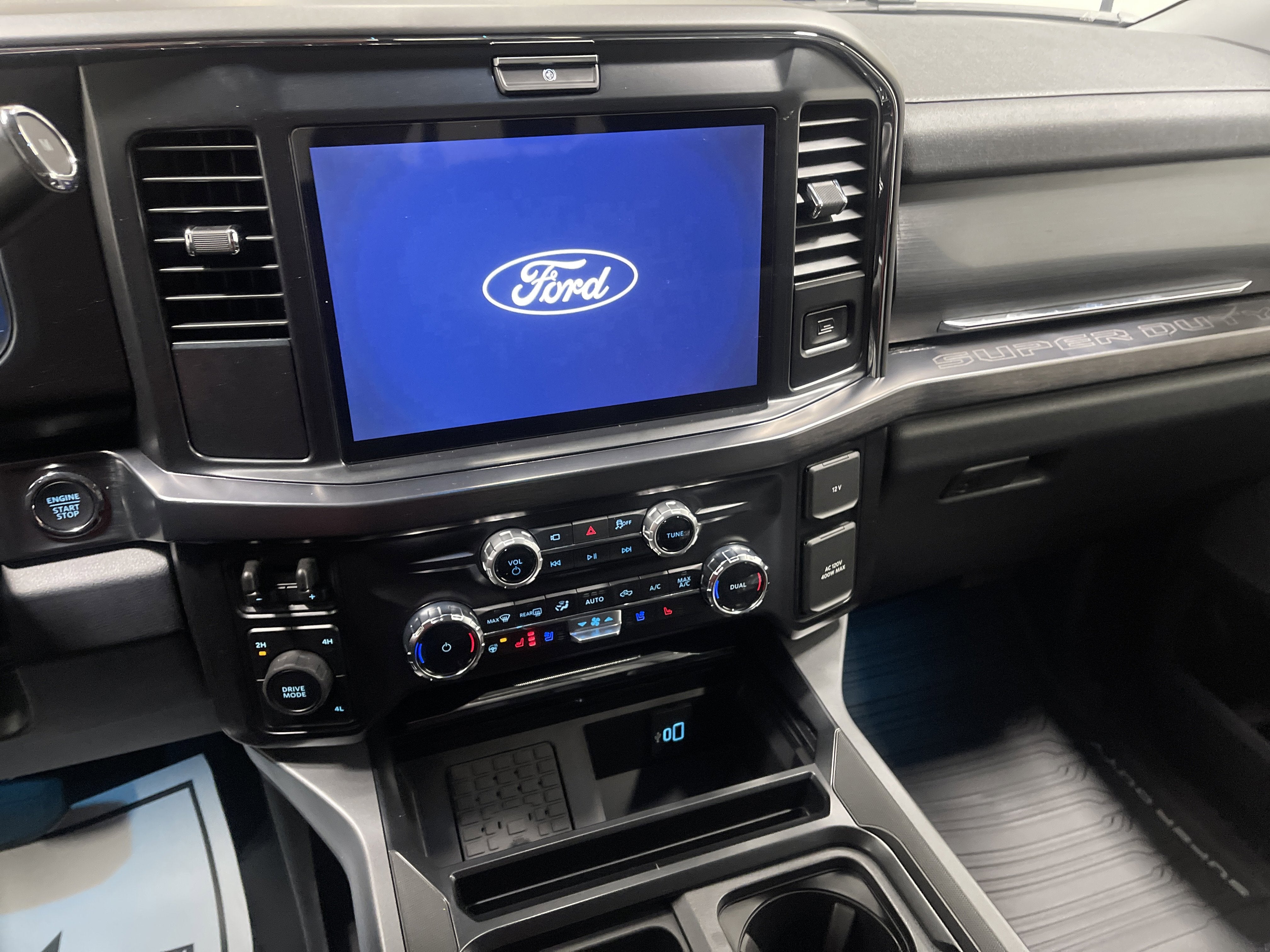 2026 Ford Super Duty F-350 DRW LARIAT