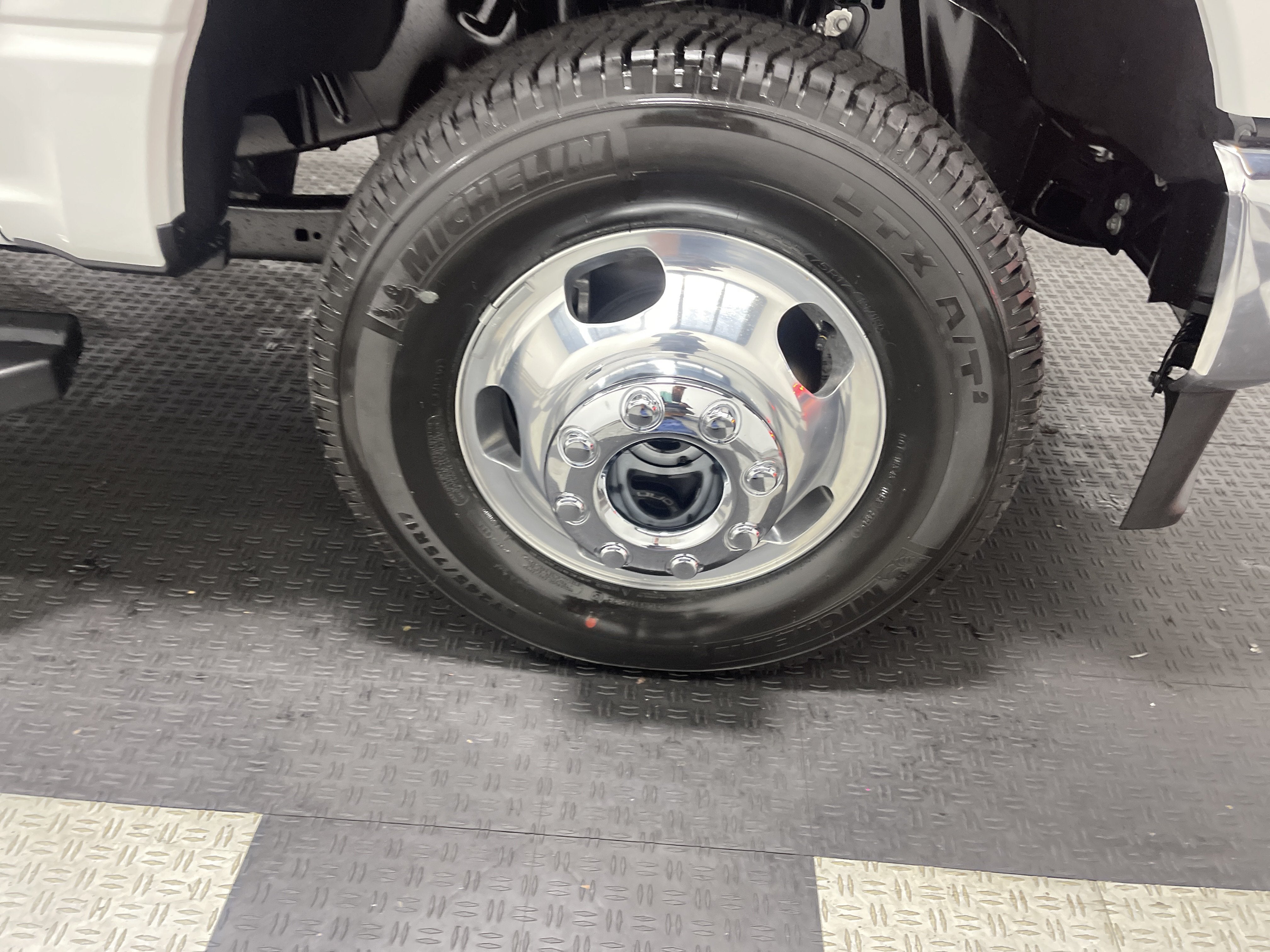 2026 Ford Super Duty F-350 DRW LARIAT