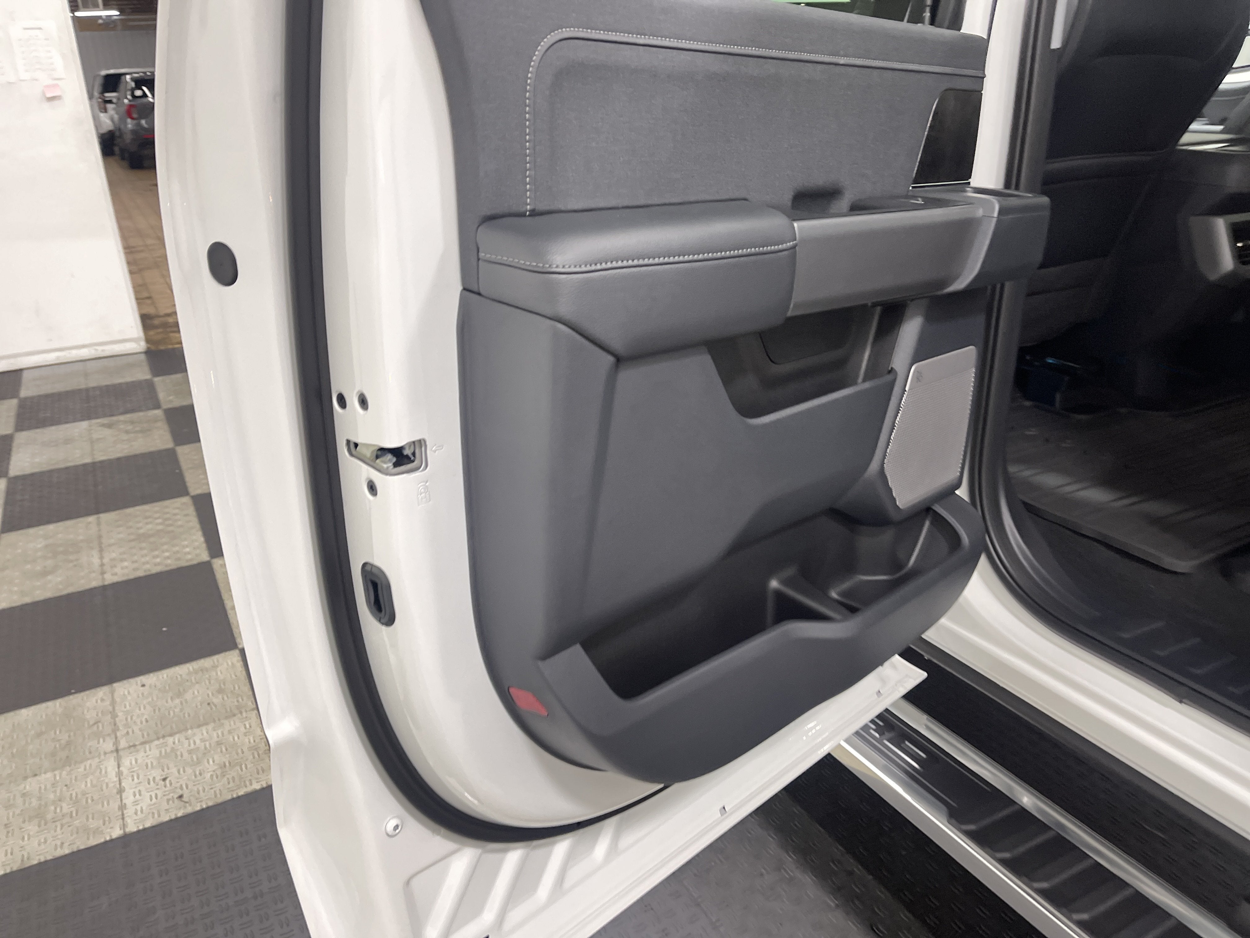 2026 Ford Super Duty F-350 DRW LARIAT
