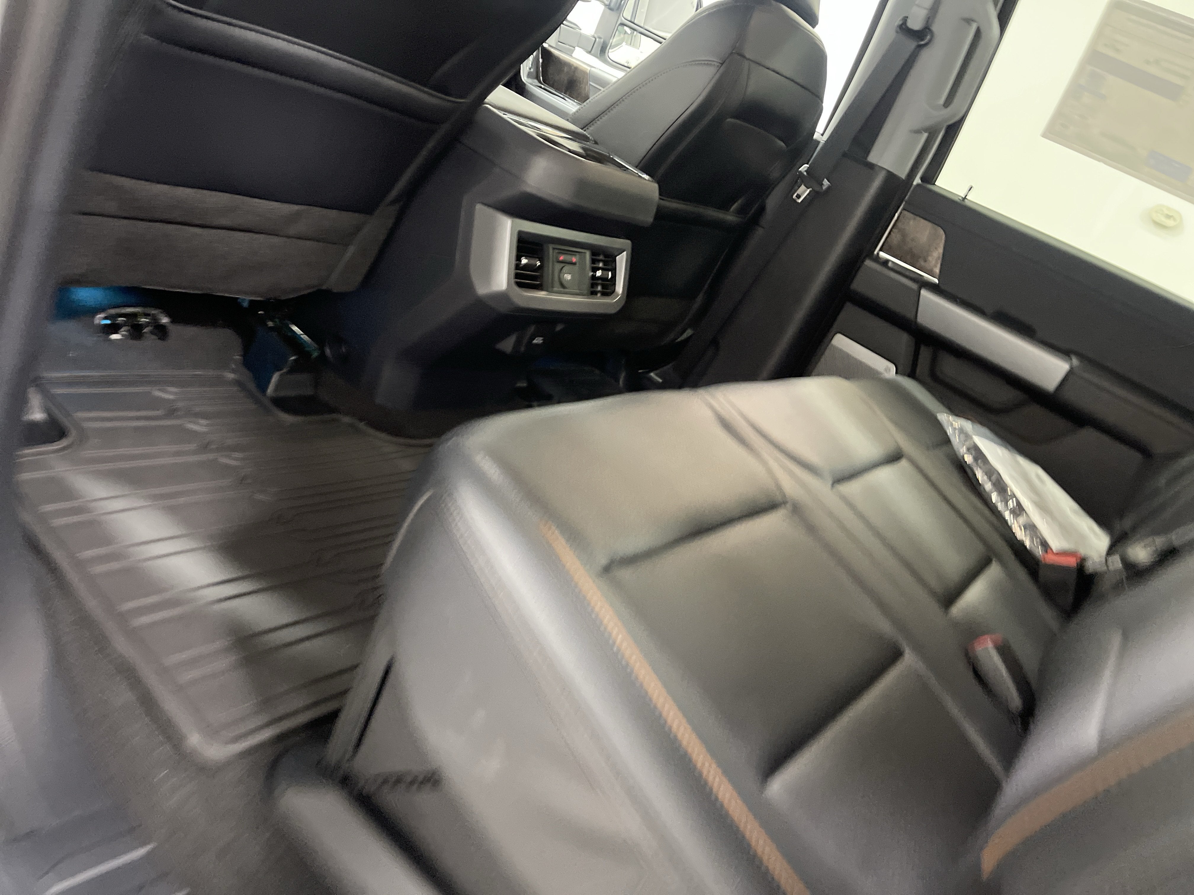 2026 Ford Super Duty F-350 DRW LARIAT