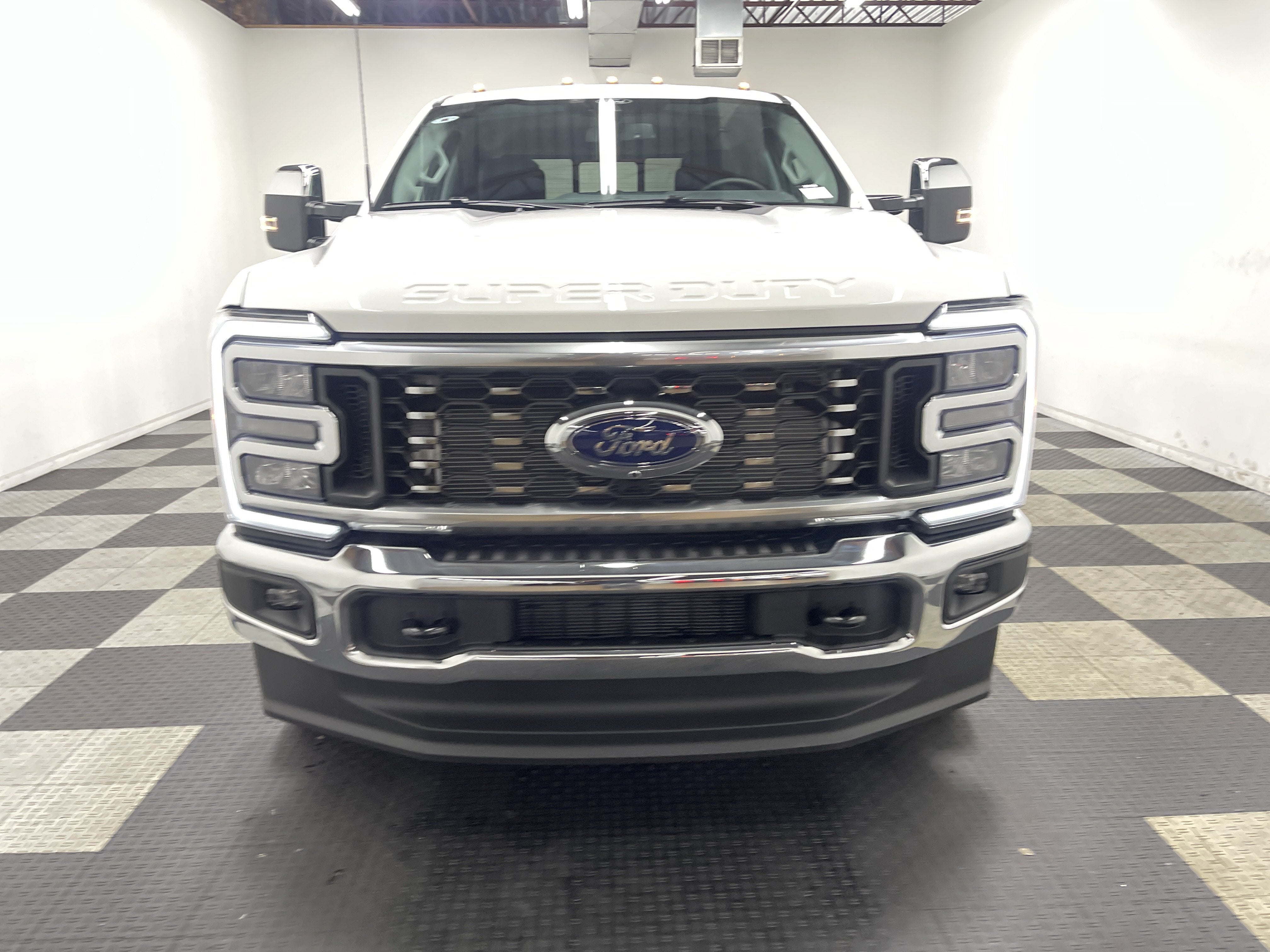 2026 Ford Super Duty F-350 DRW LARIAT