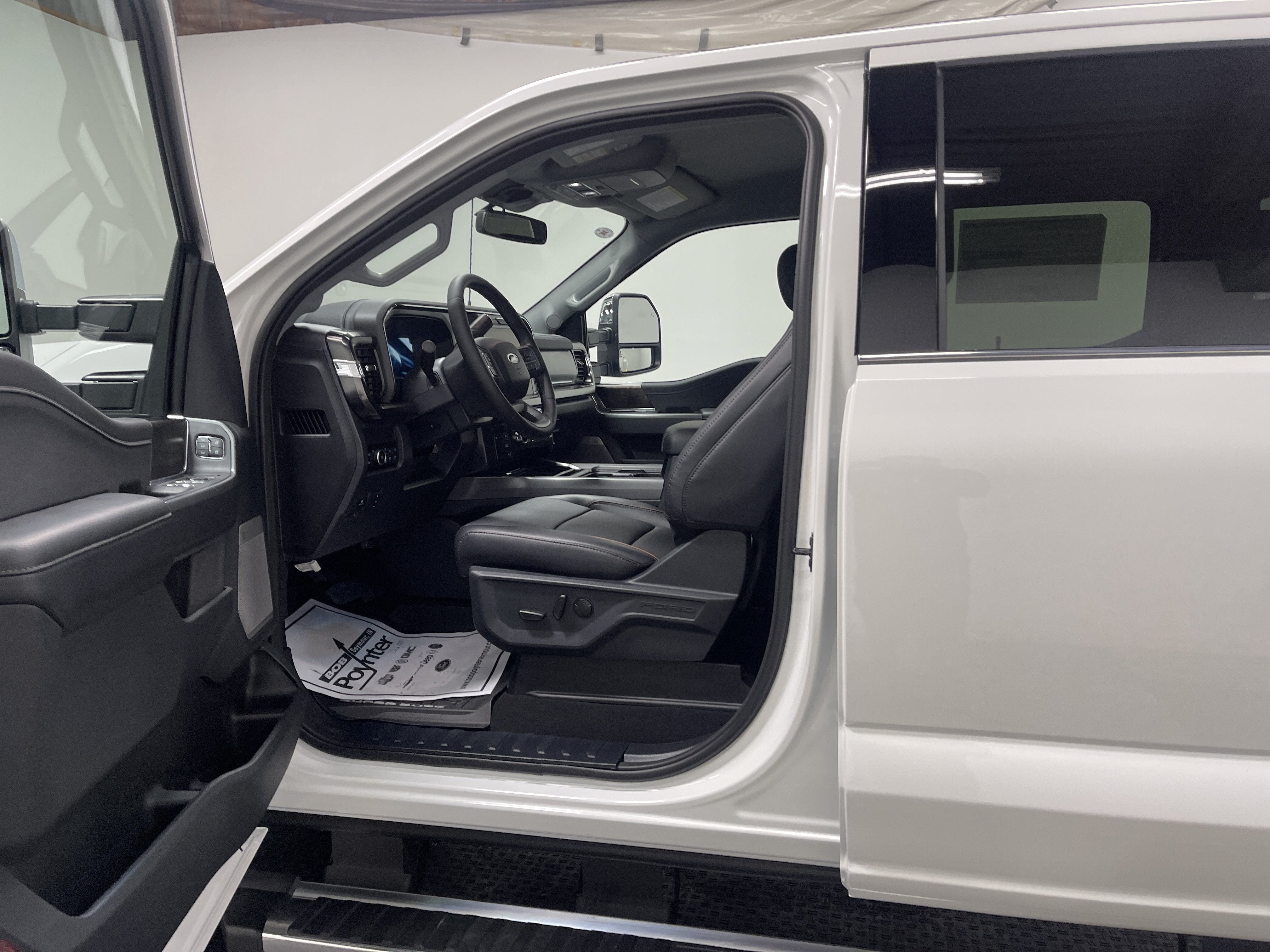 2026 Ford Super Duty F-350 DRW LARIAT