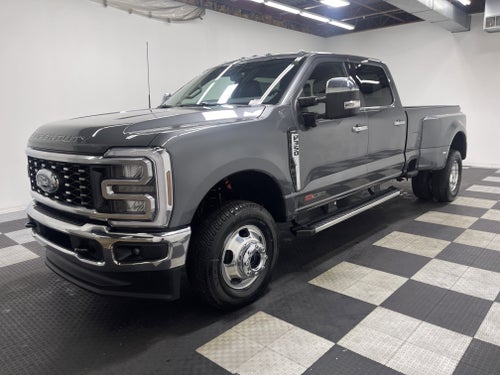 2026 Ford Super Duty F-350 DRW LARIAT