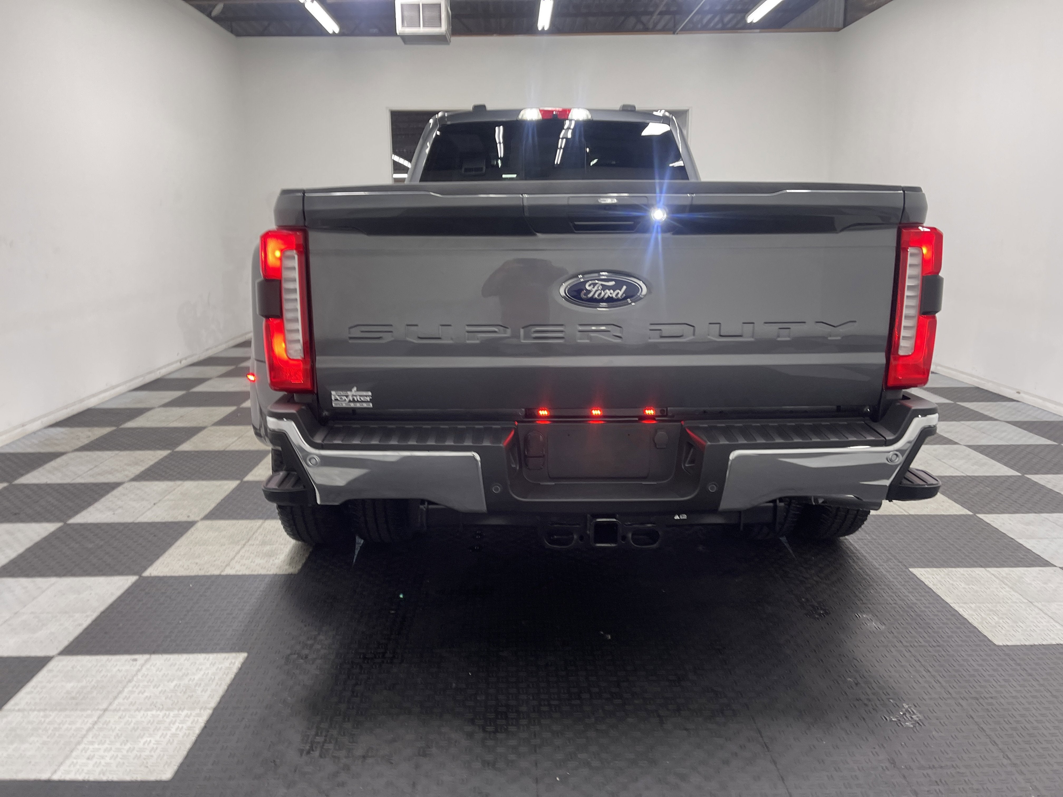 2026 Ford Super Duty F-350 DRW LARIAT