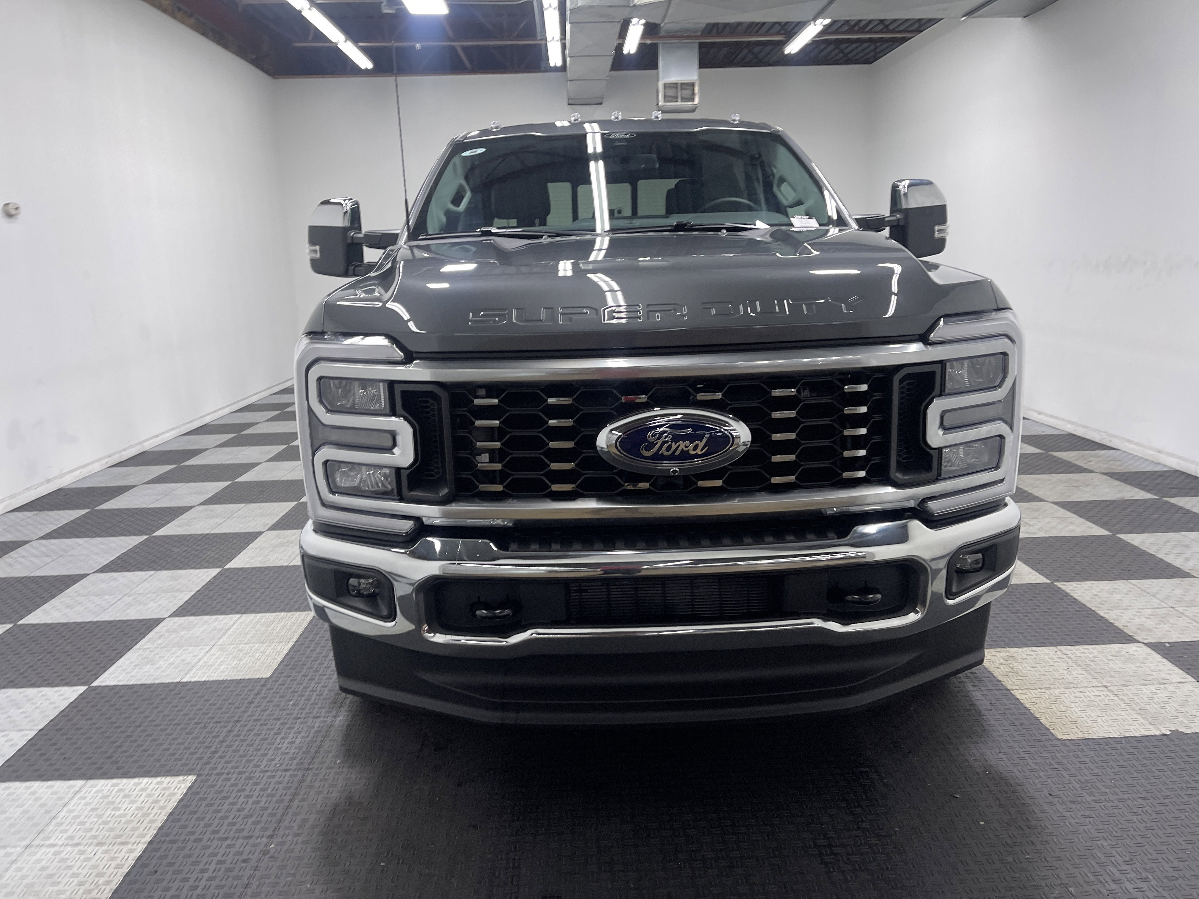 2026 Ford Super Duty F-350 DRW LARIAT