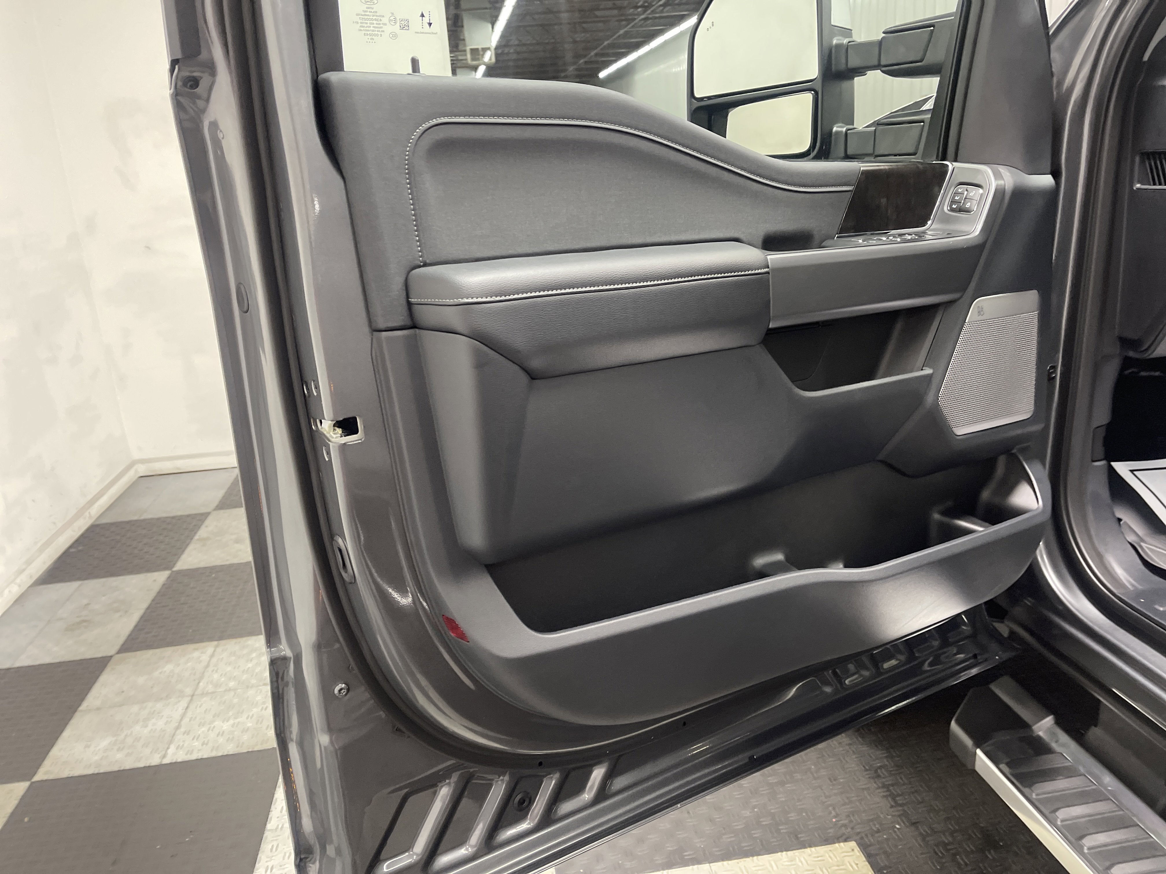 2026 Ford Super Duty F-350 DRW LARIAT