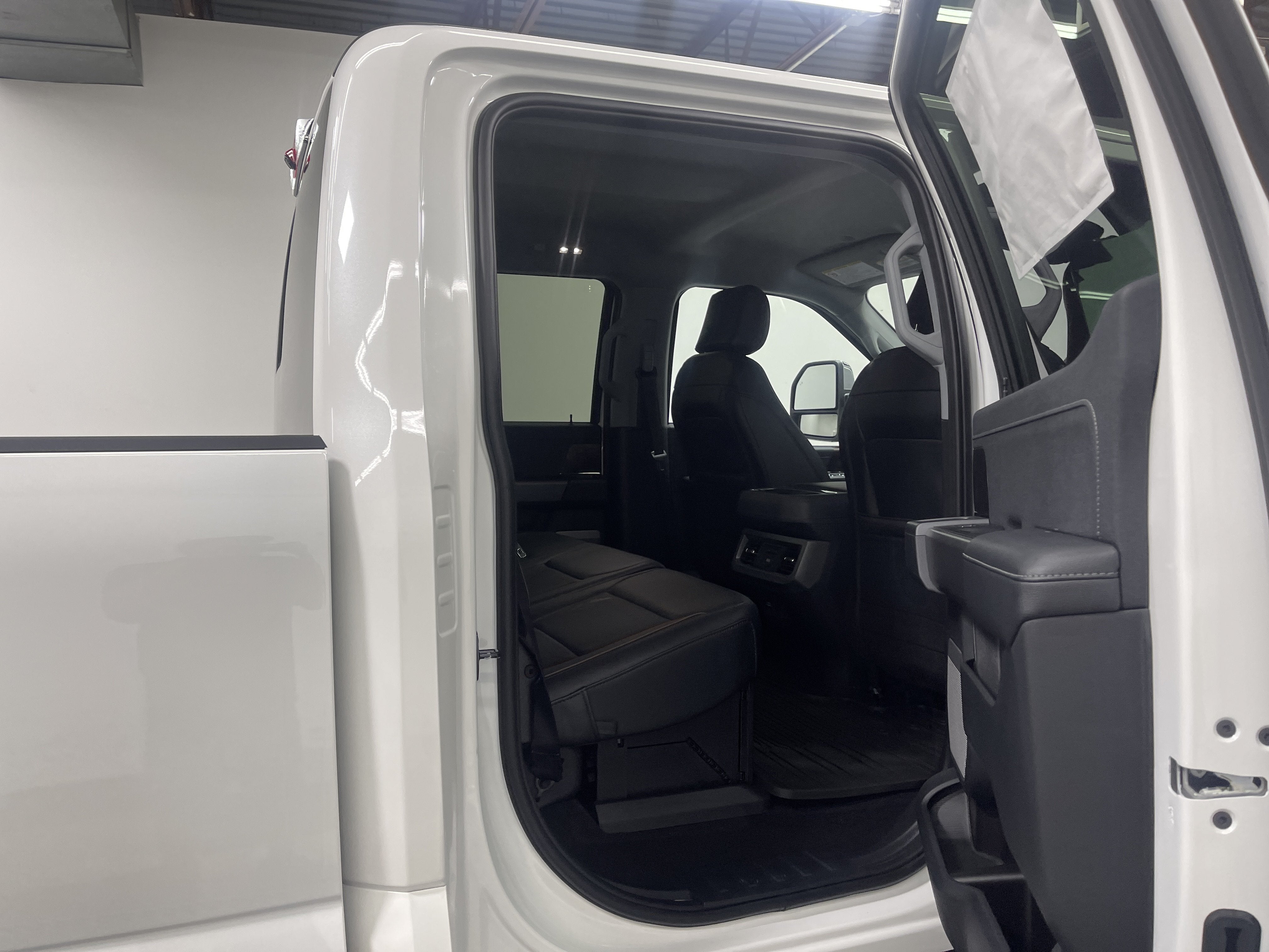 2026 Ford Super Duty F-350 DRW LARIAT