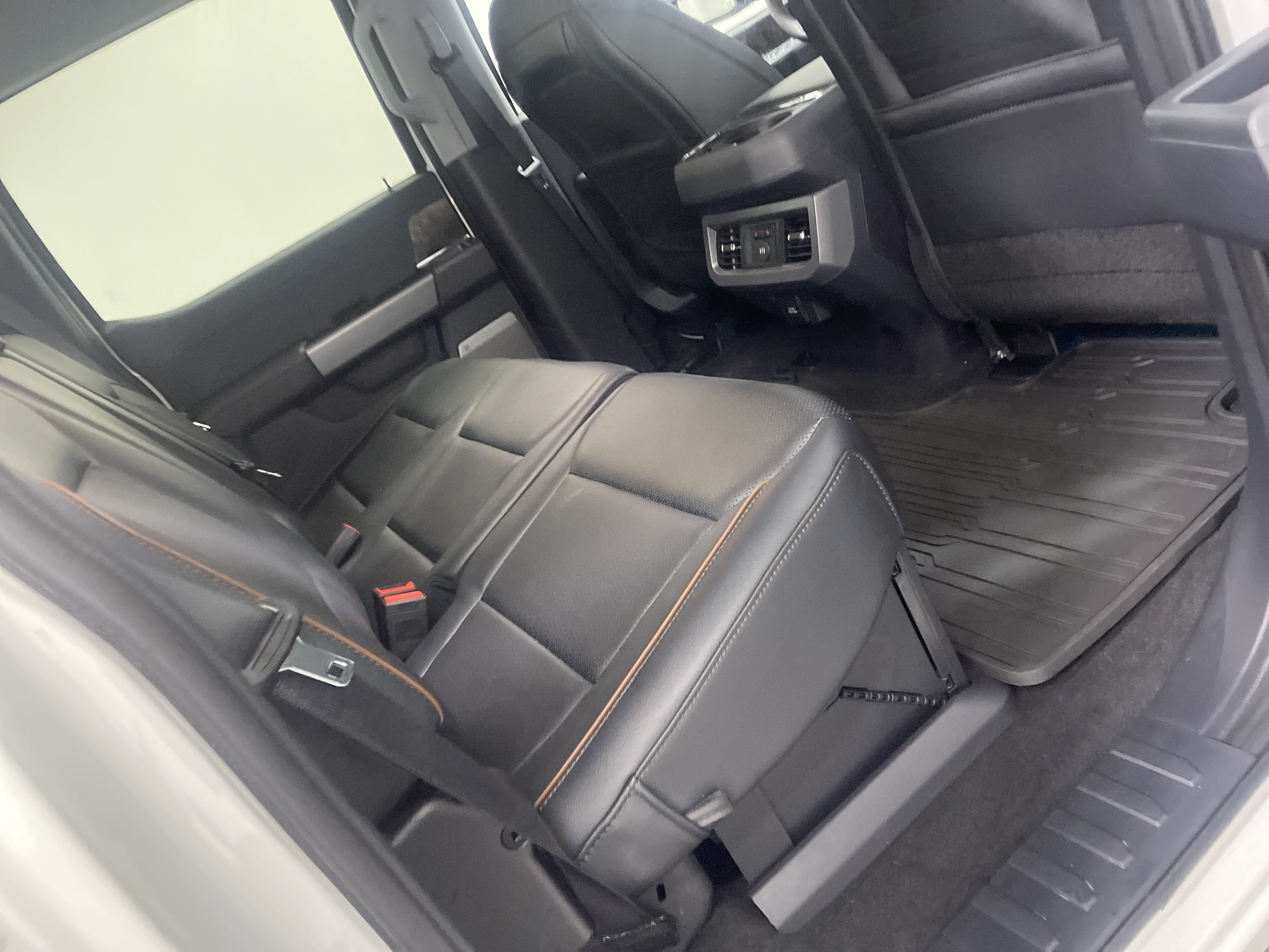2026 Ford Super Duty F-350 DRW LARIAT
