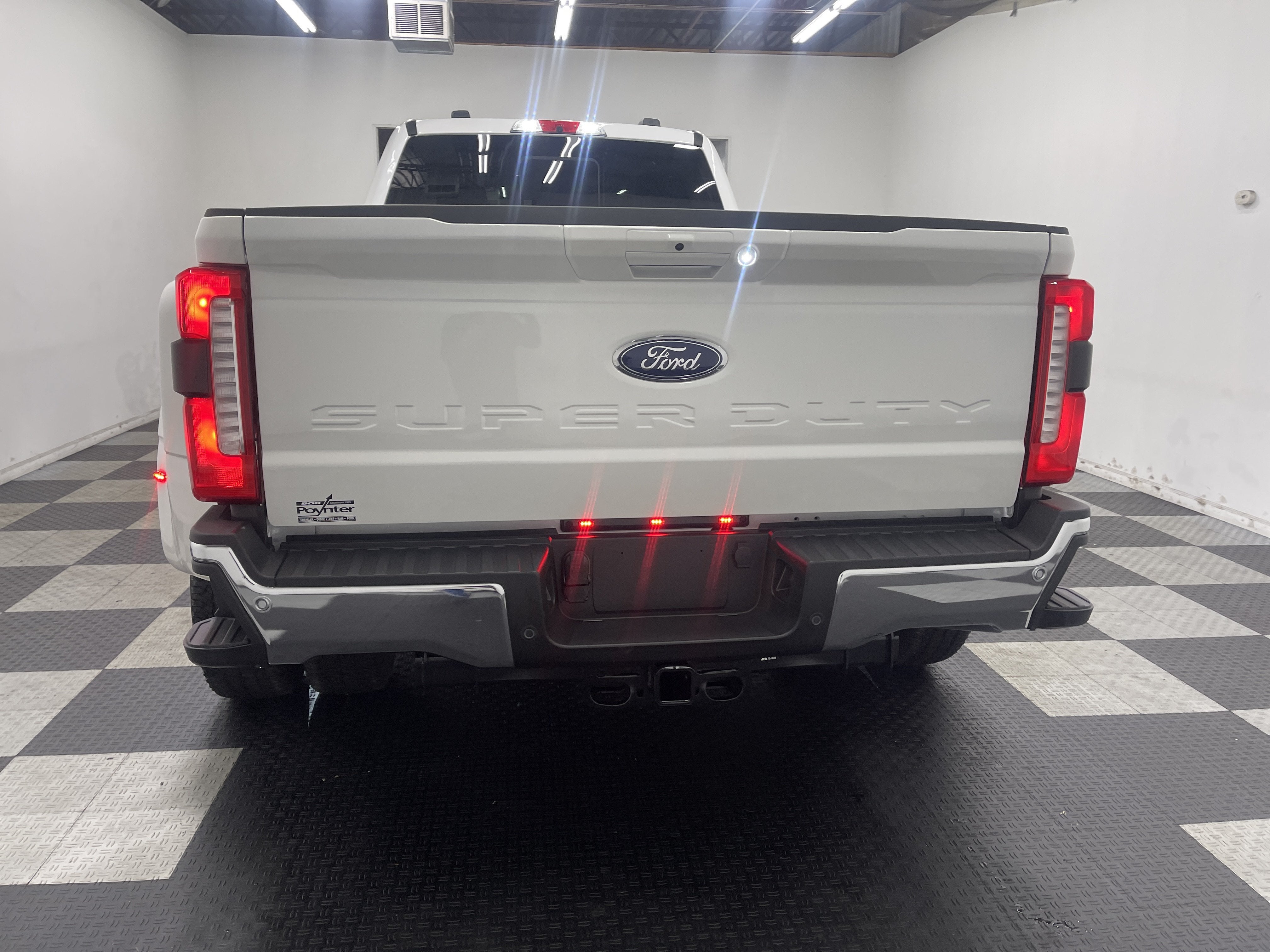 2026 Ford Super Duty F-350 DRW LARIAT