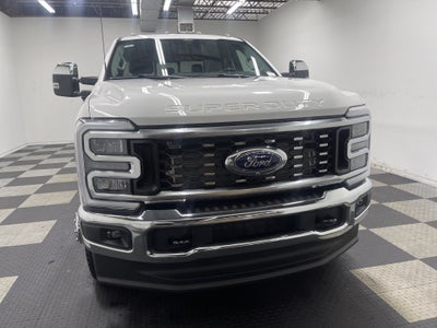 2026 Ford Super Duty F-350 DRW LARIAT