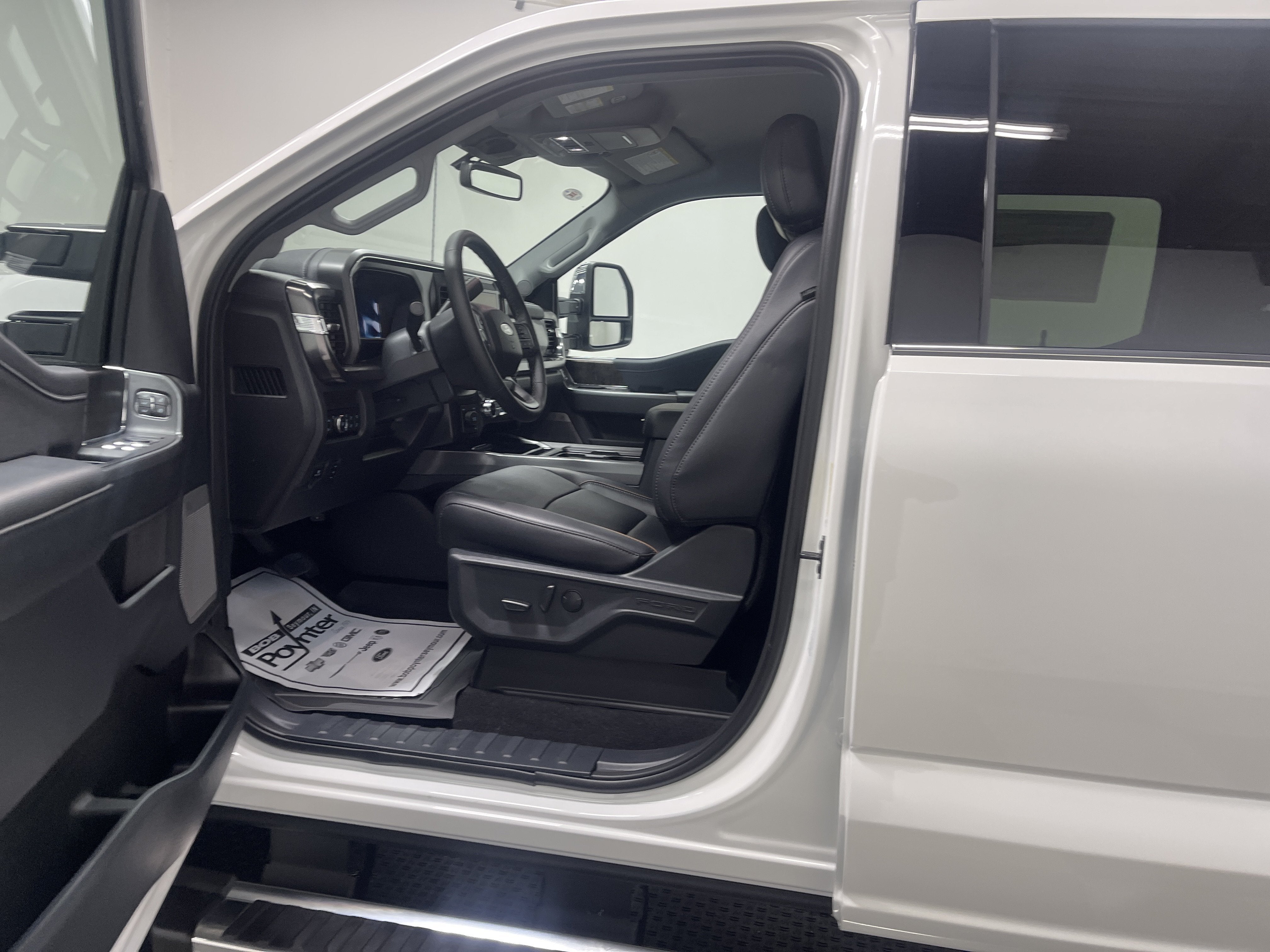 2026 Ford Super Duty F-350 DRW LARIAT