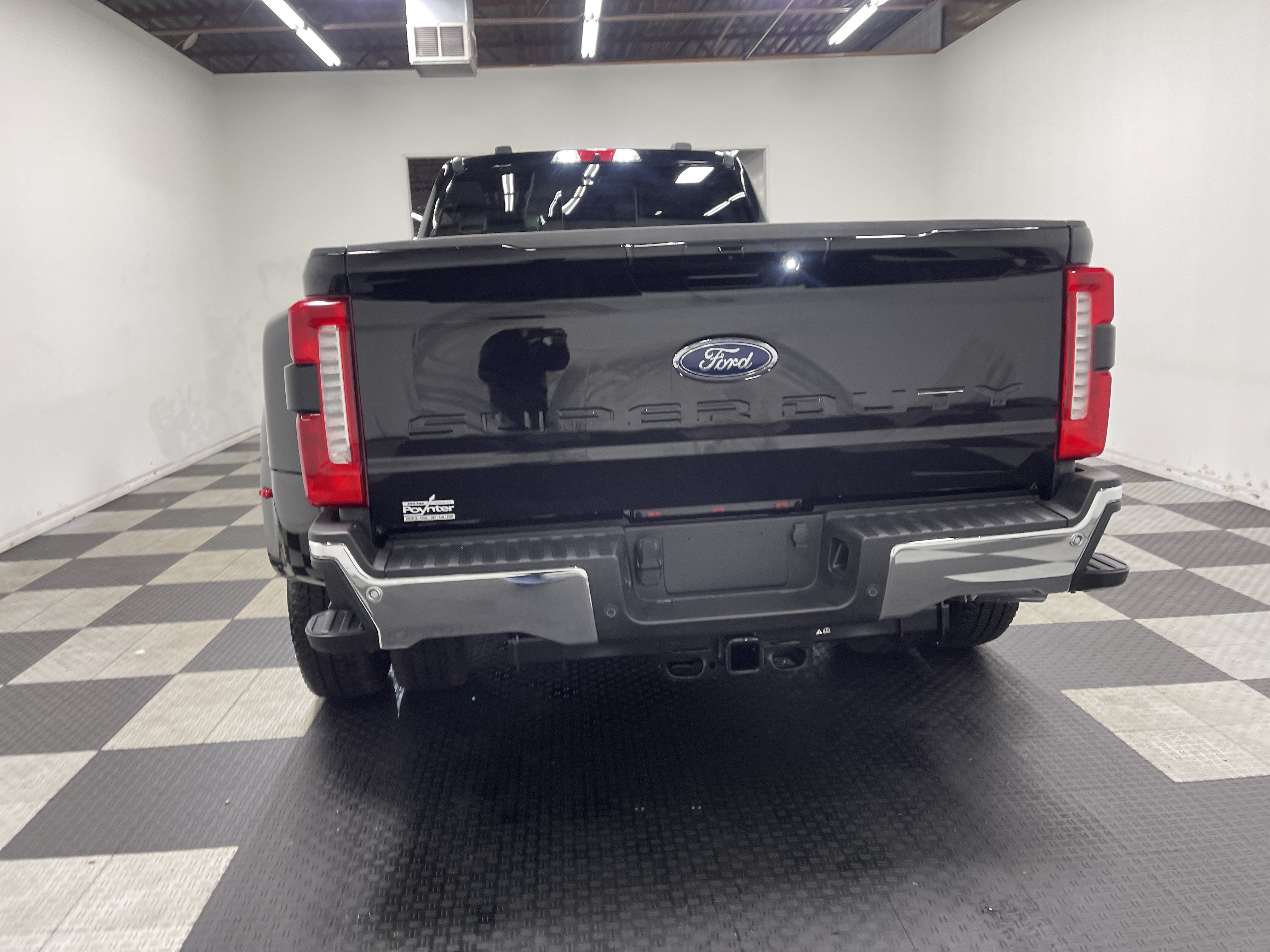 2026 Ford Super Duty F-350 DRW LARIAT