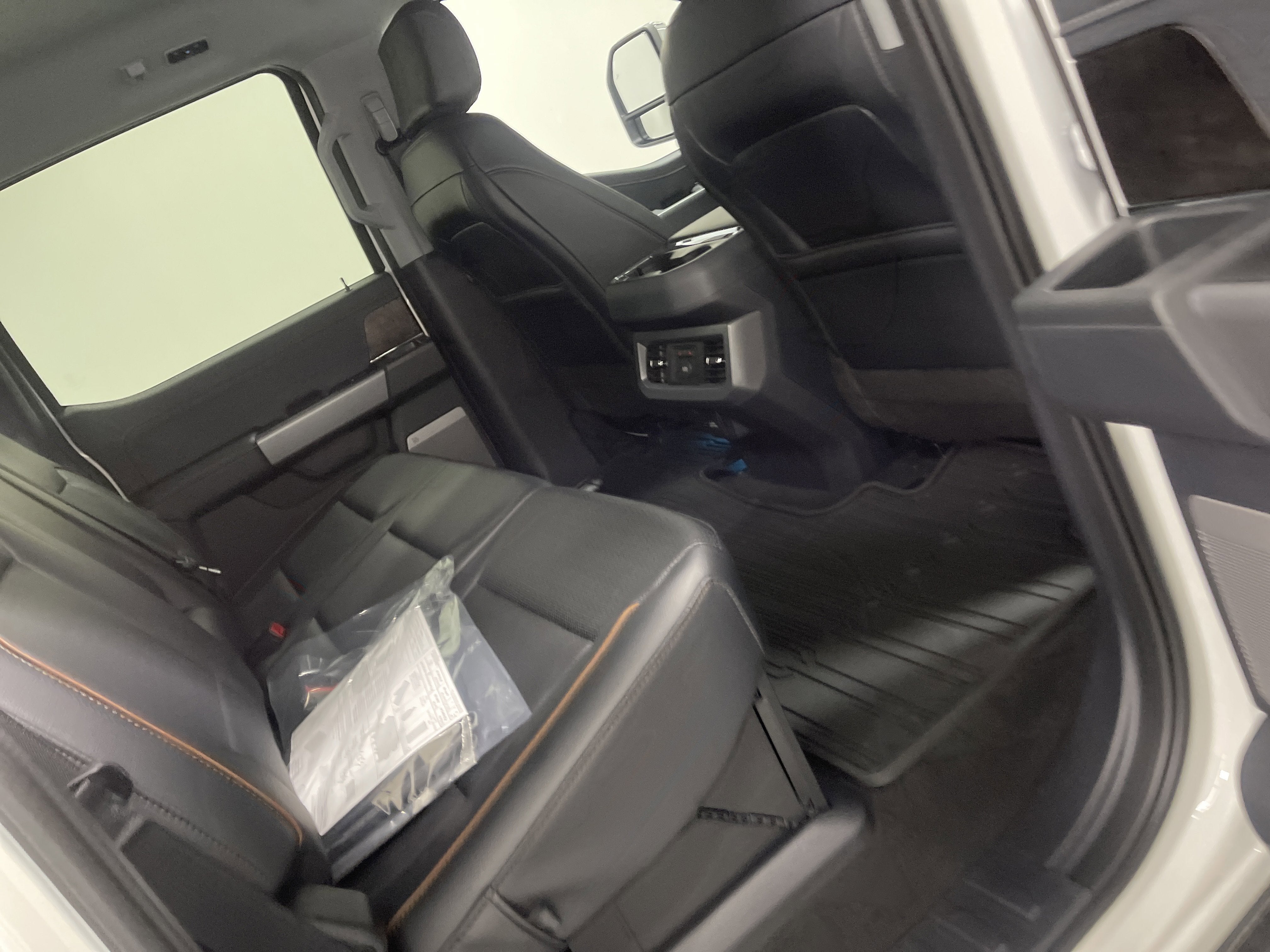 2026 Ford Super Duty F-350 DRW LARIAT