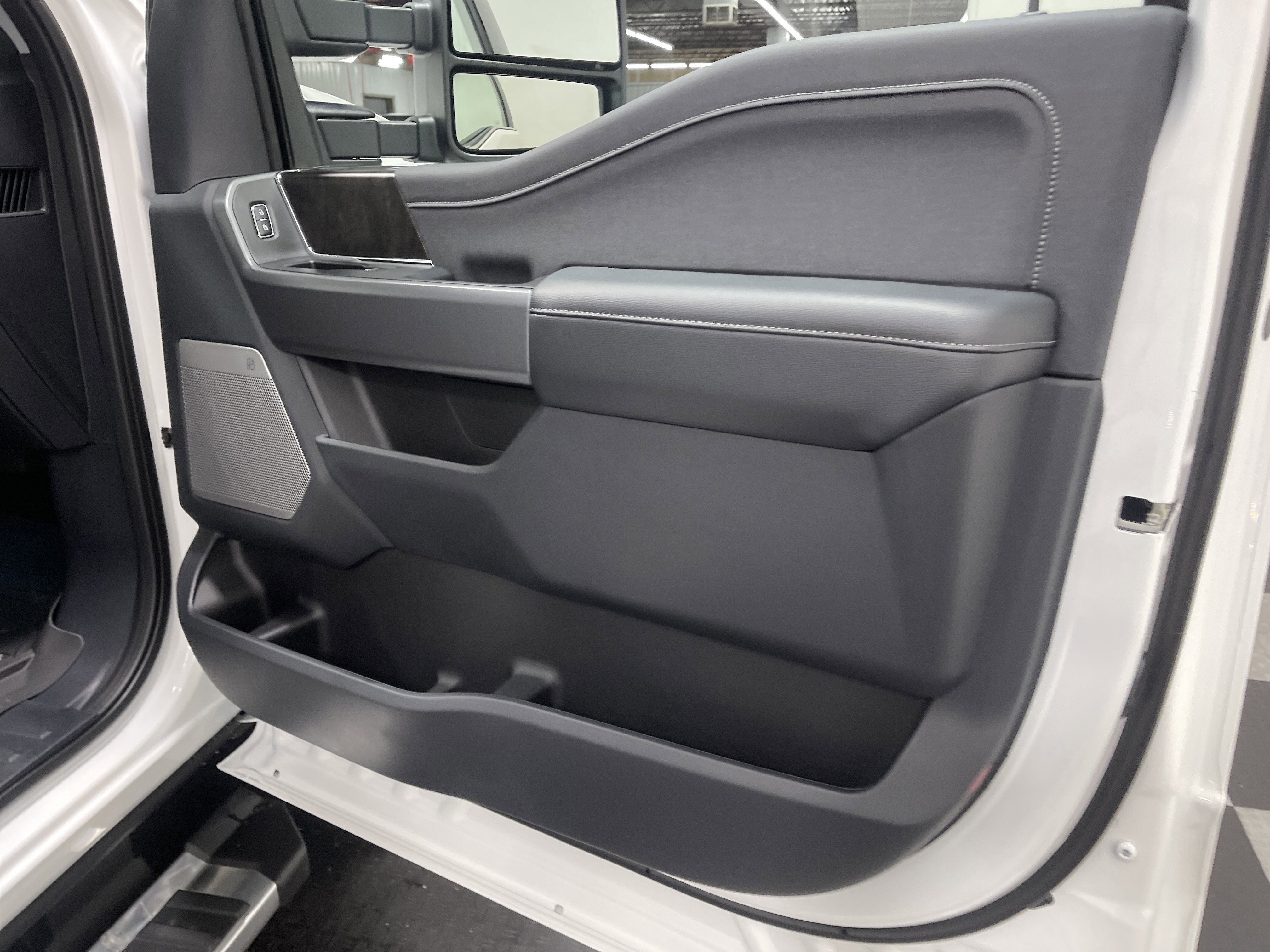 2026 Ford Super Duty F-350 DRW LARIAT
