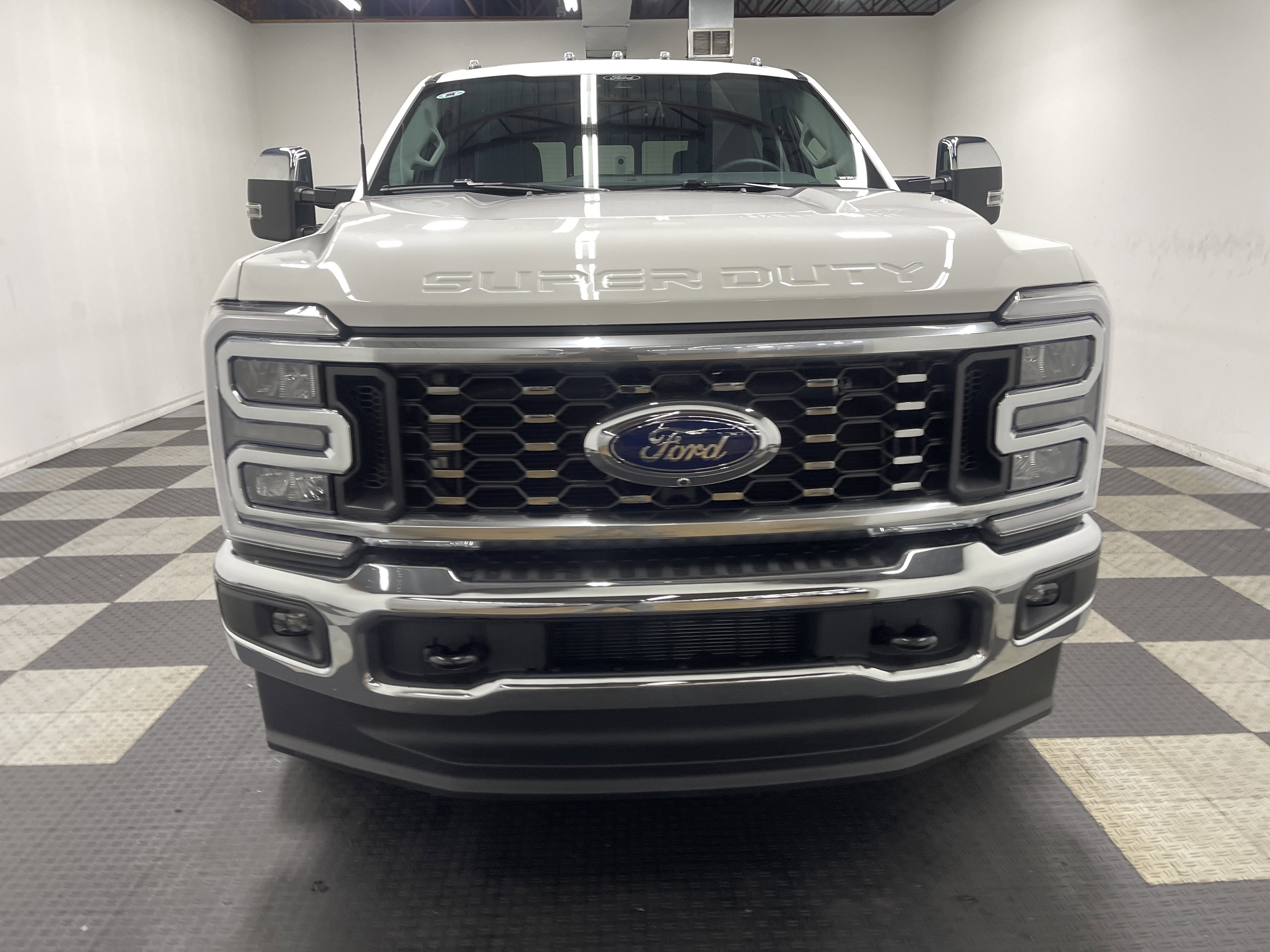 2026 Ford Super Duty F-350 DRW LARIAT