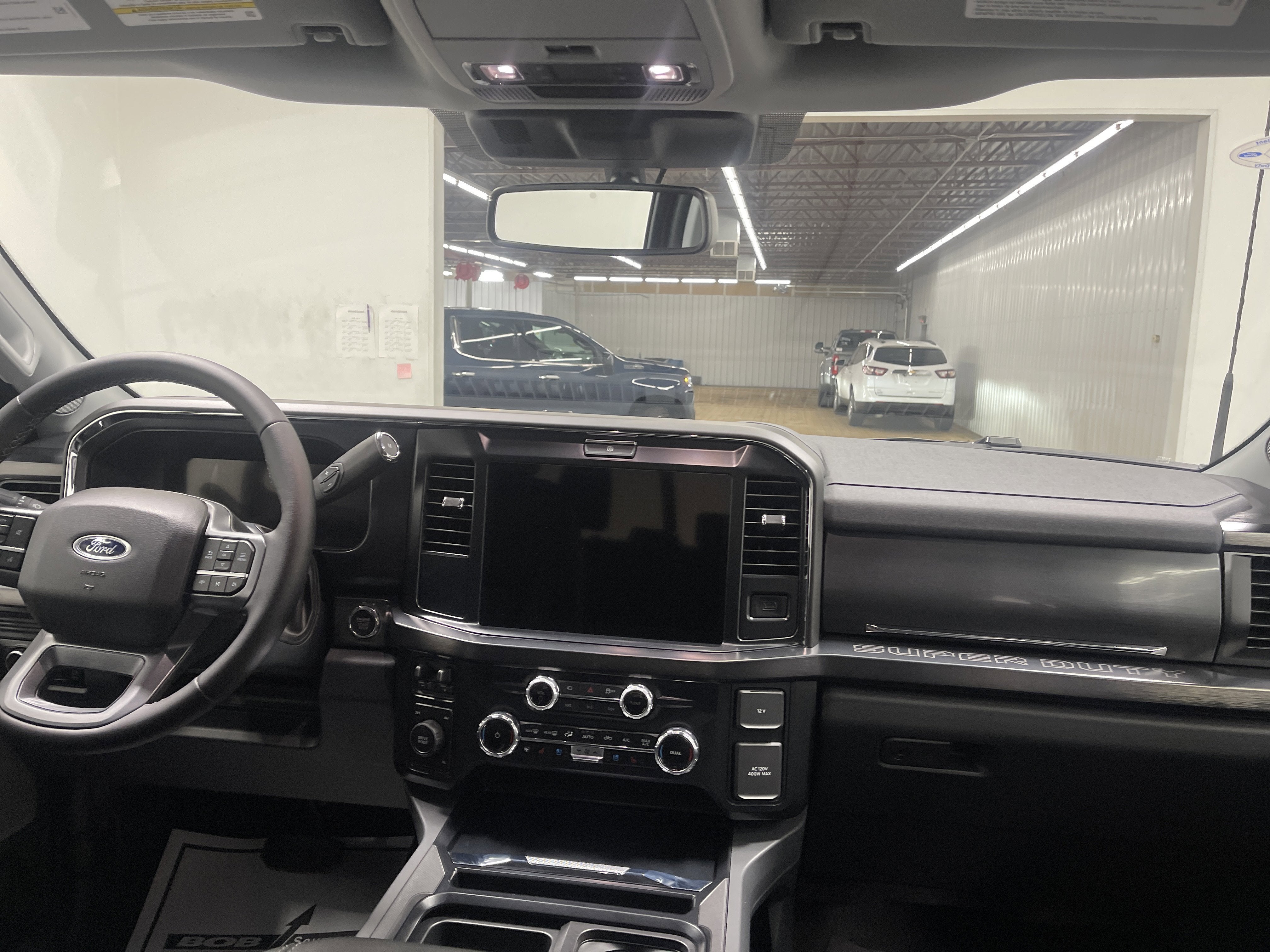 2026 Ford Super Duty F-350 DRW LARIAT