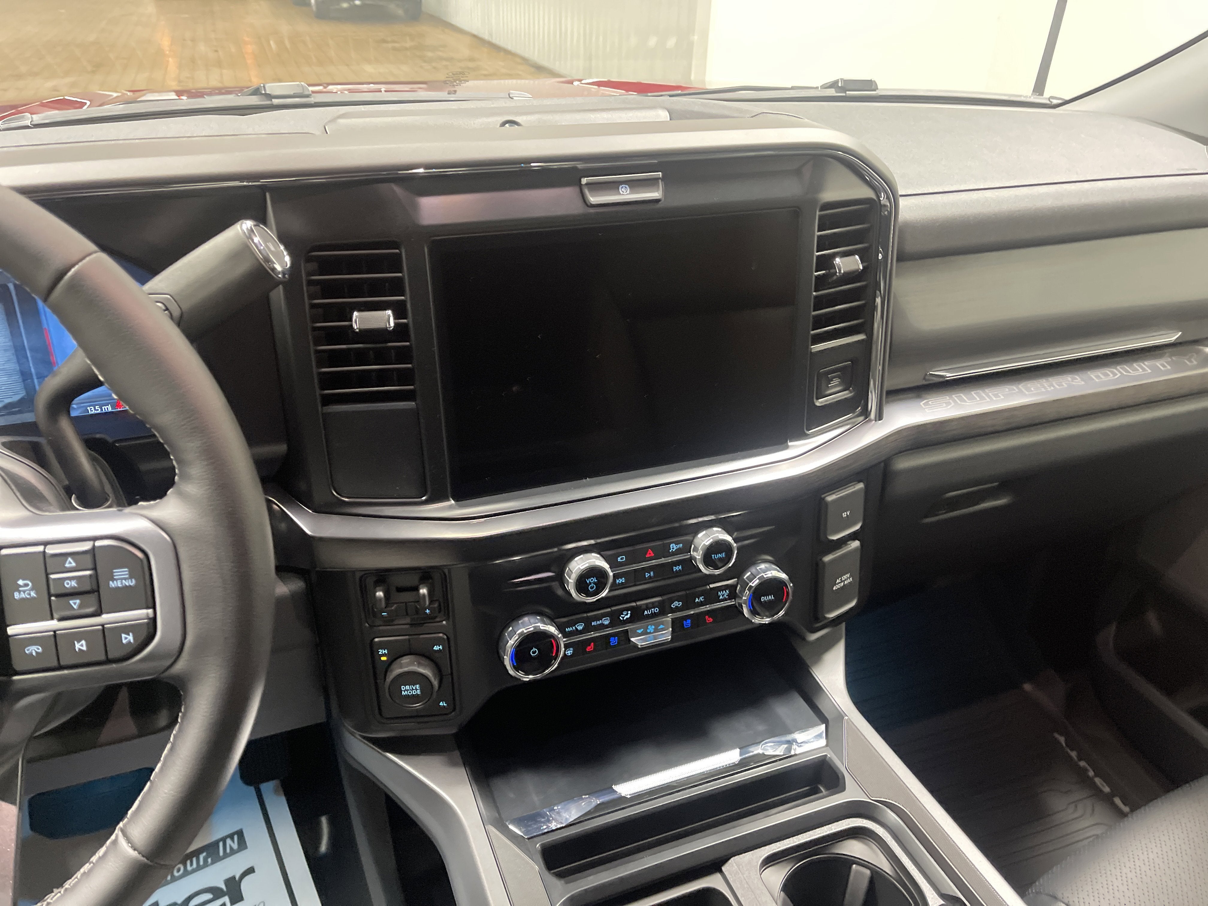 2026 Ford Super Duty F-350 DRW LARIAT