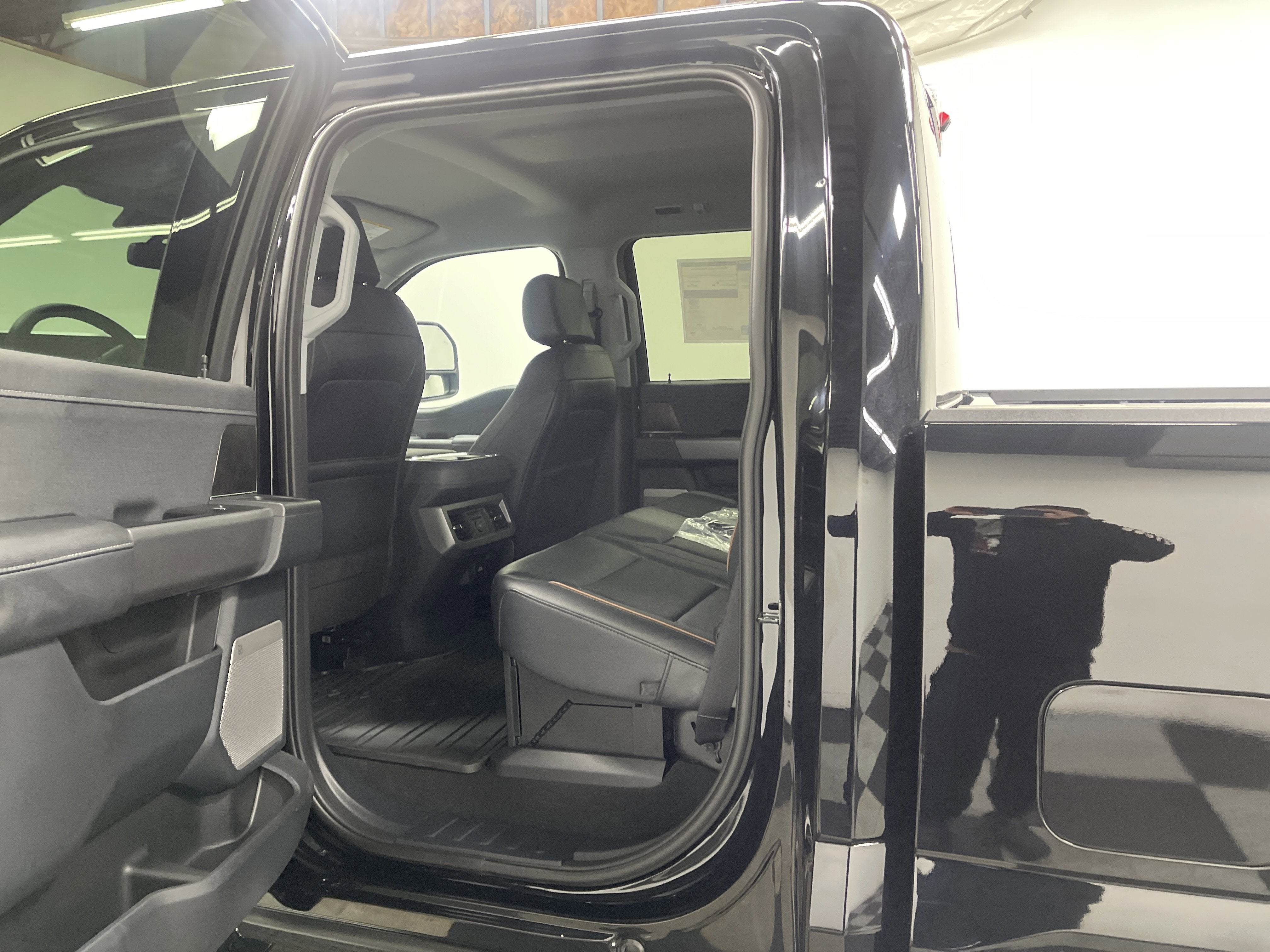 2026 Ford Super Duty F-350 DRW LARIAT