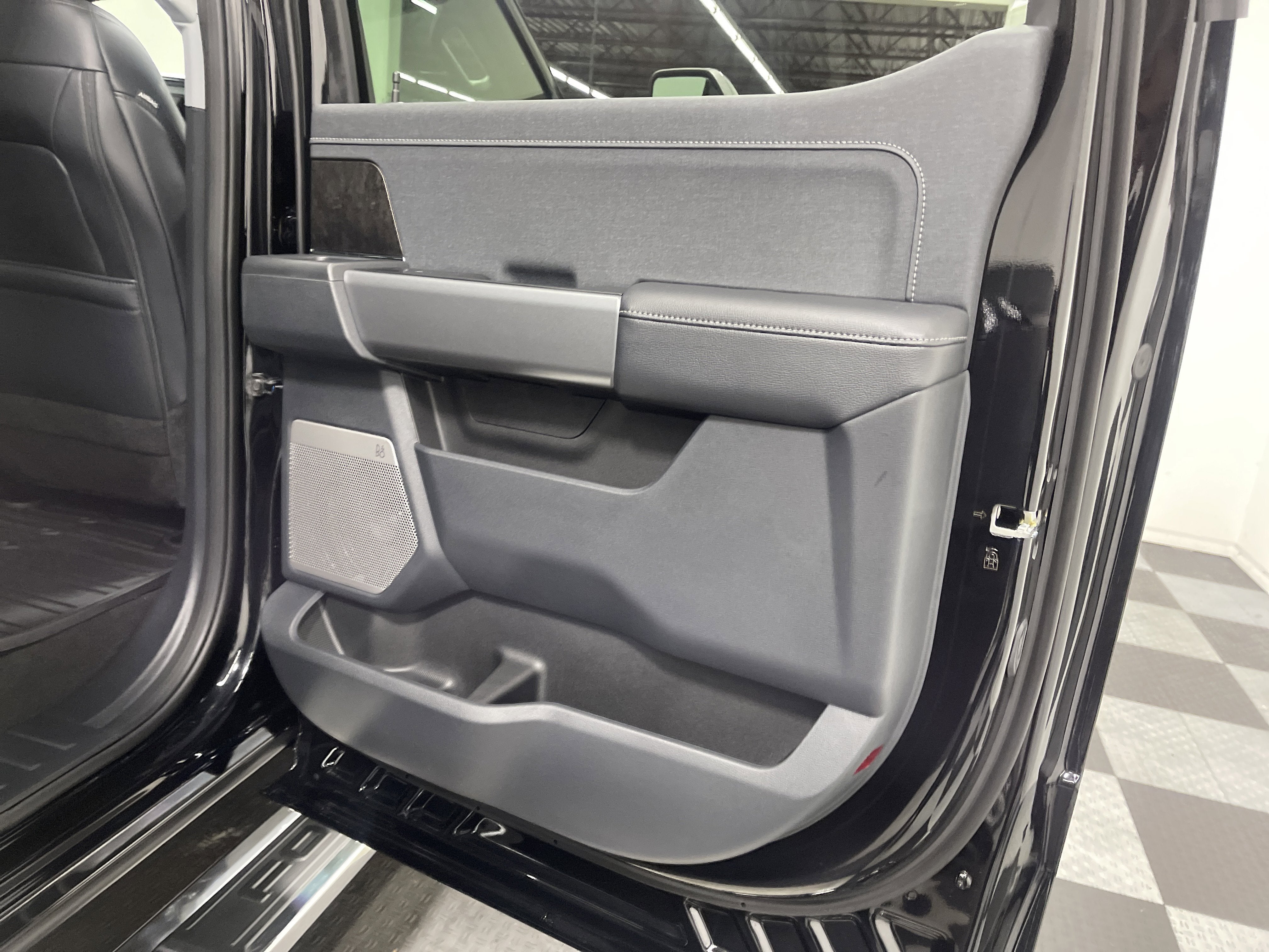 2026 Ford Super Duty F-350 DRW LARIAT